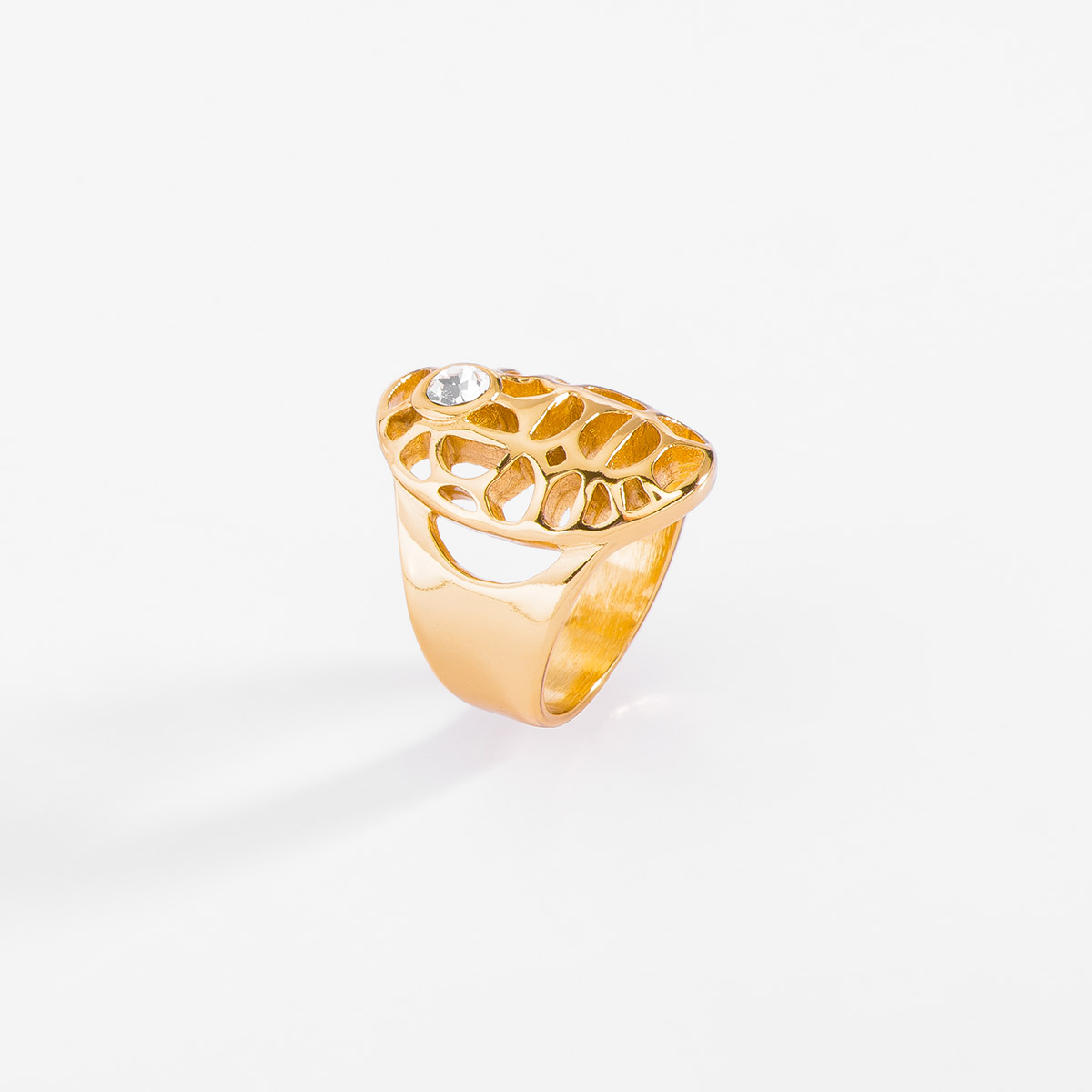GOLD PLATED RING WITH CRYSTAL TONE STONE SIZE 6