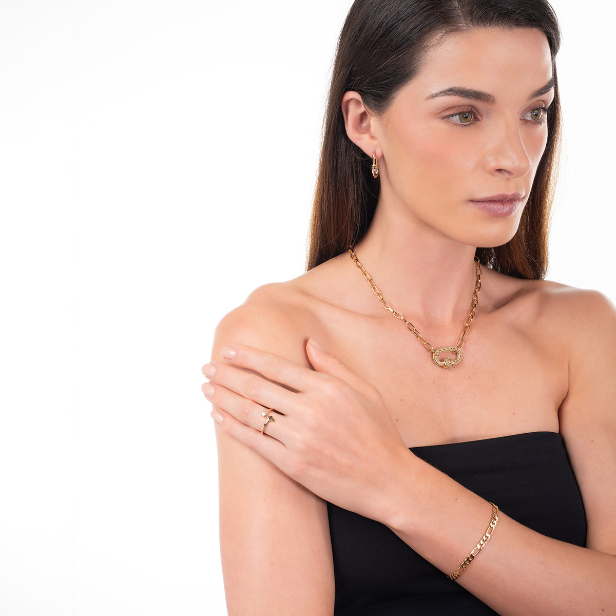 Anillo en baño de oro cruz y piedra toque brillante