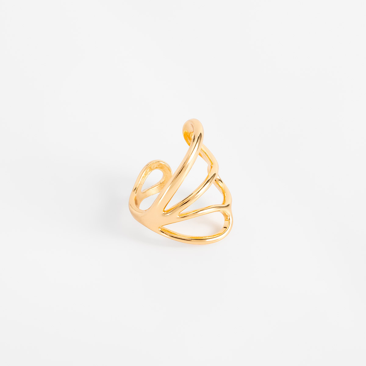 Anillo en baño de oro diseño abierto silueta orgánica moderna