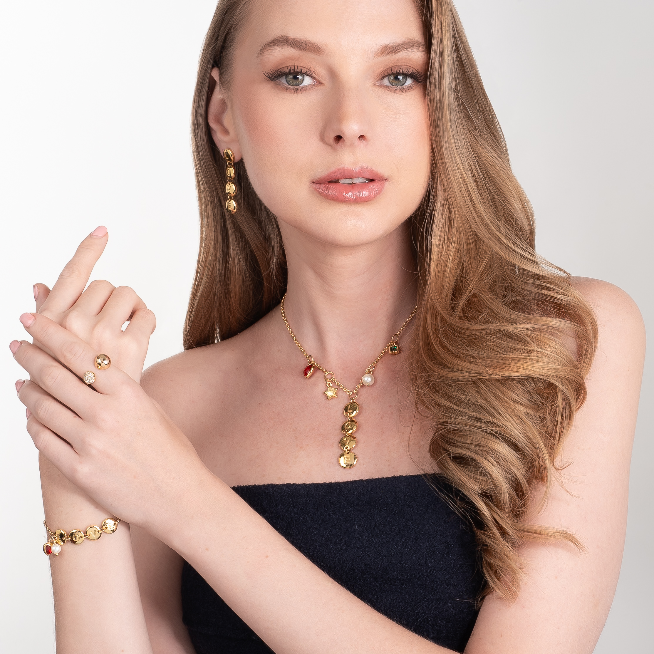 Anillo en baño de oro abierto esfera brillante moderna