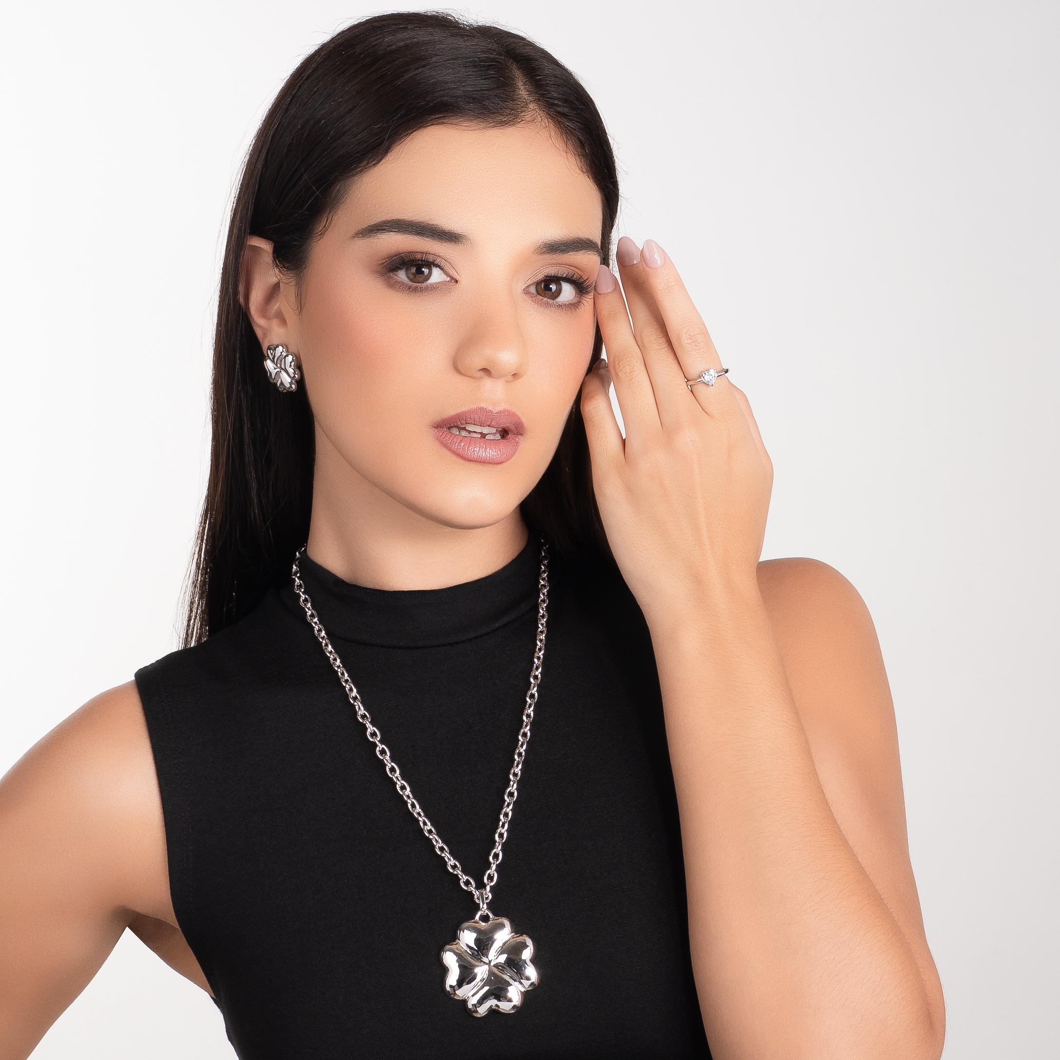 Anillo en baño de platino solitario corazón piedra Diamonice