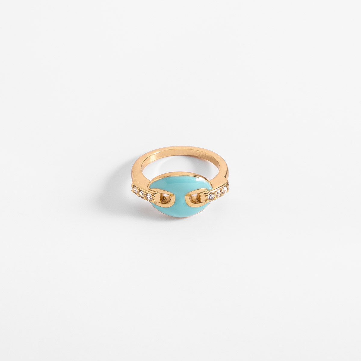 Anillo en baño de oro esmalte azul y eslabones con toque brillante
