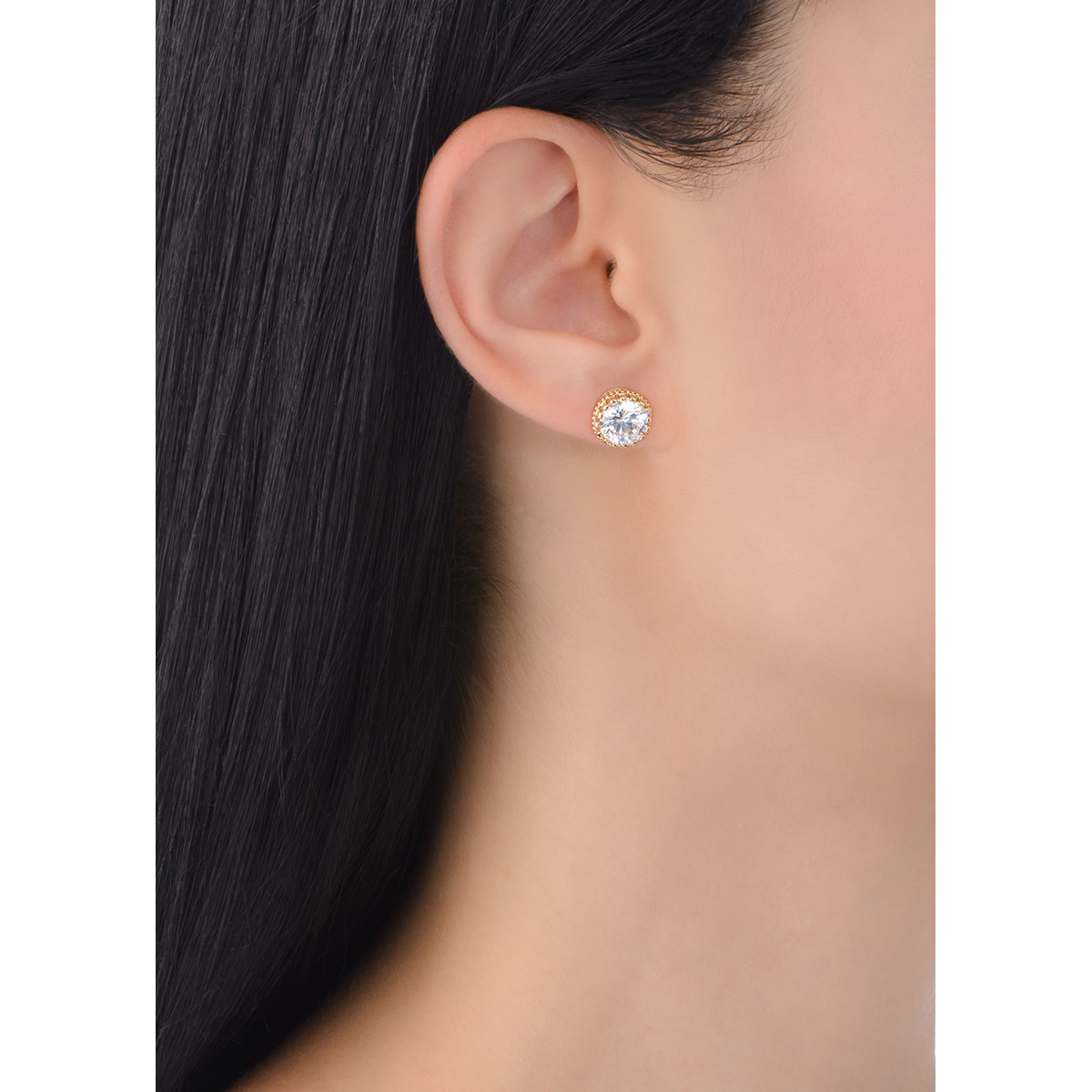 Delicados pendientes incrustados con Diamonice en tono cristal, engarzada en un marco con diseño abalorio en baño de oro 18k.
-        Aretes con poste
-        Baño de Oro 18k
-        Diamonice en tono cristal 
