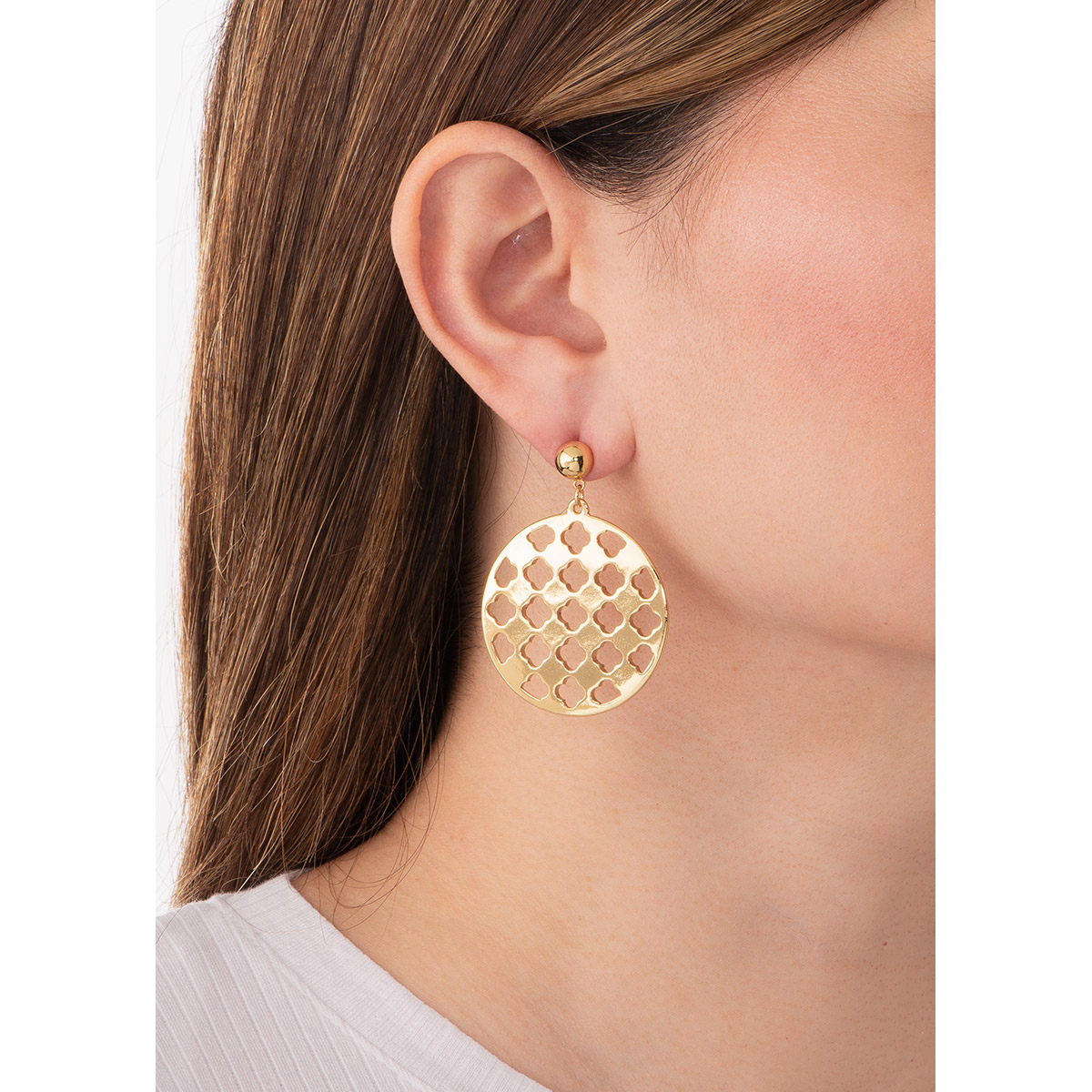 ARETES CON PATENTE EN BAÑO DE ORO