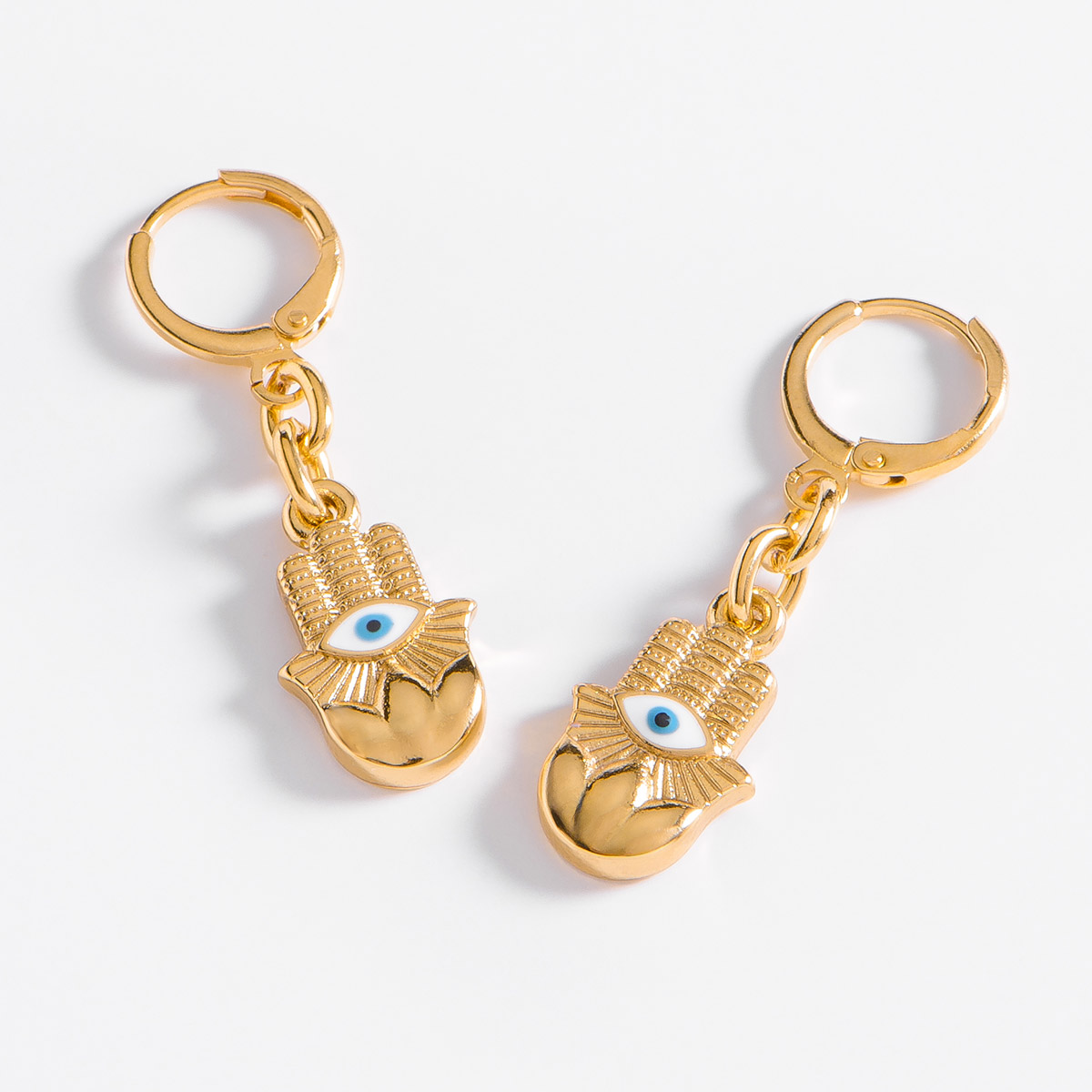 Aretes chicos en baño de oro con esmalte colorido
