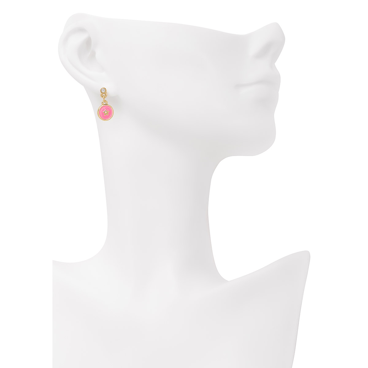 Bonitos pendientes en forma de círculo, con esmalte en tono rosa resaltando un diseño de estrella al centro, en baño de oro. Combínalos con tu collar.
-        Aretes con poste
-        Baño de Oro 18k
-        Esmalte en tono rosa
