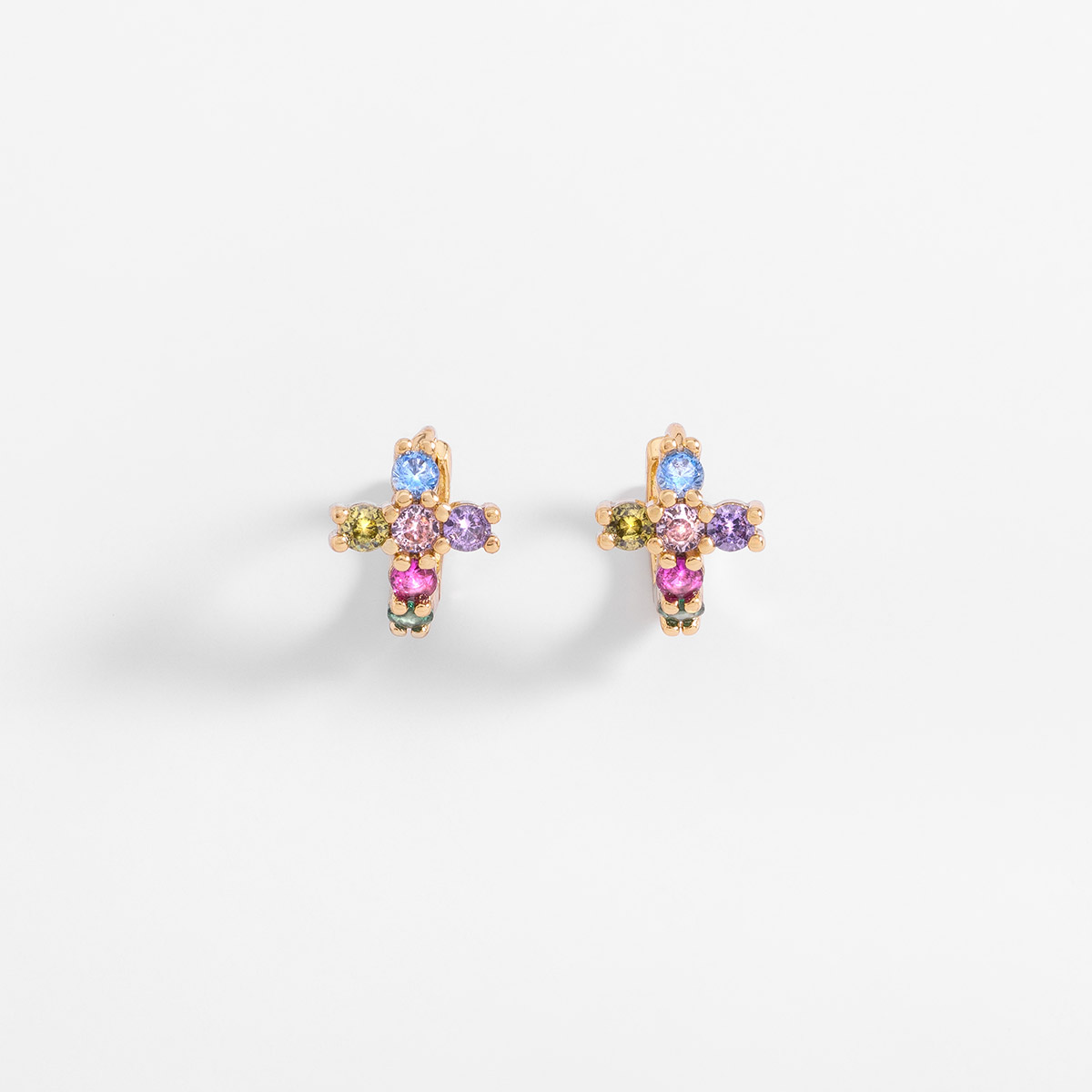 Aretes en baño de oro con piedras multicolor forma cruz 1.1 cm