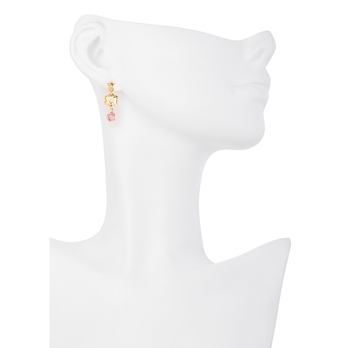 Aretes en baño de oro, que combinan un diseño floral con detalles de estrella, de donde cuelga una piedra en tono rosa.
-        Aretes chicos
-        Poste
-        Baño de Oro 18k
-        Piedras en tono rosa
