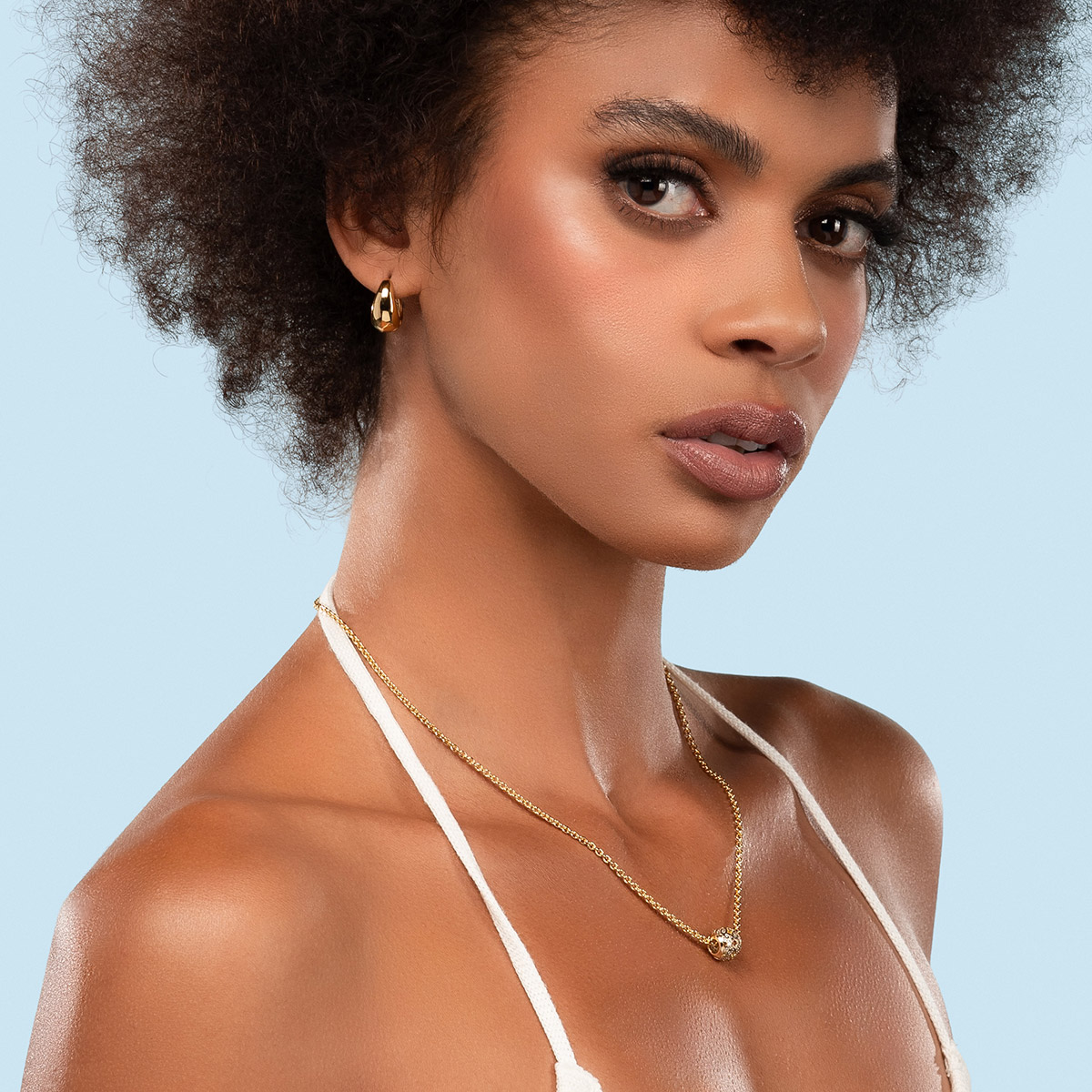 Aretes tipo arracada en baño de oro