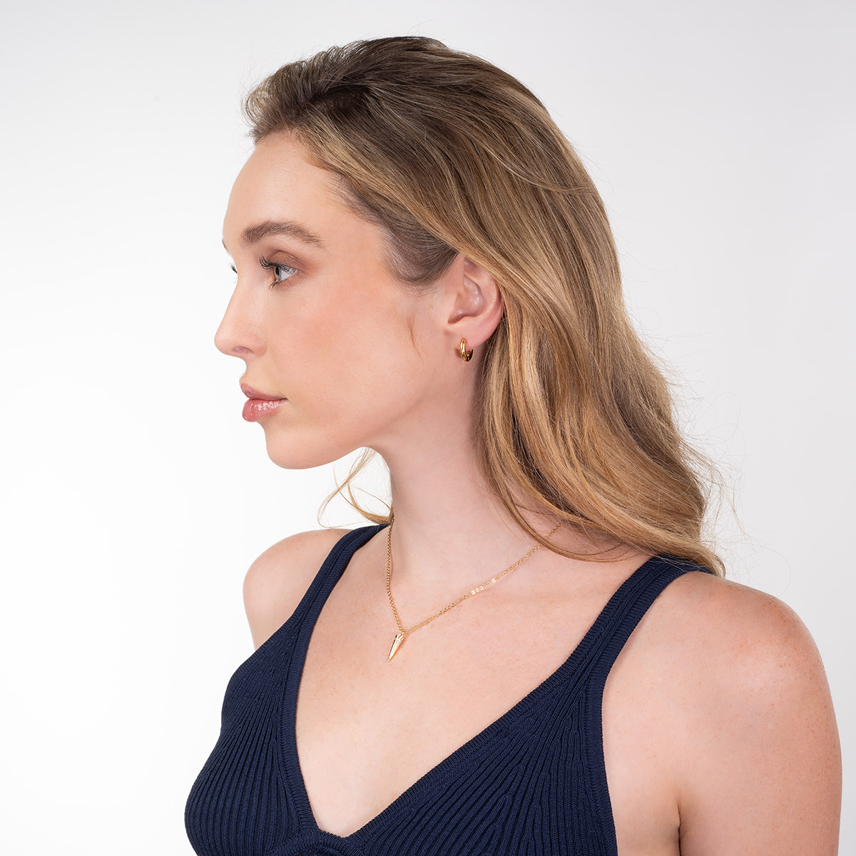 Aretes en baño de oro diseño de aro liso contemporáneo