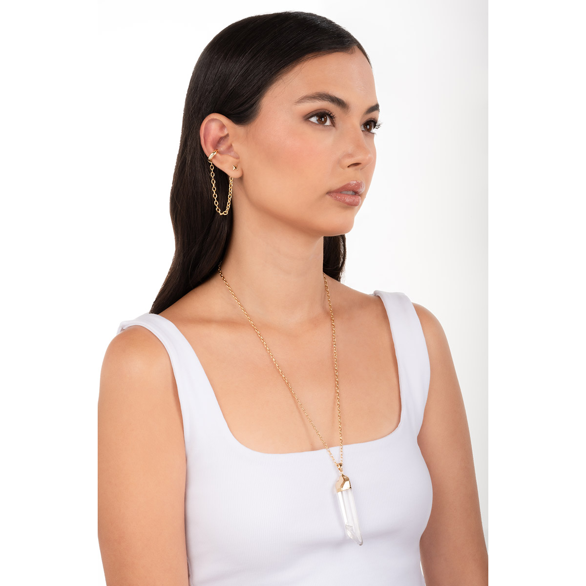 Aretes en baño de oro que realzan cualquier estilo con un diseño minimalista y moderno para uso diario.