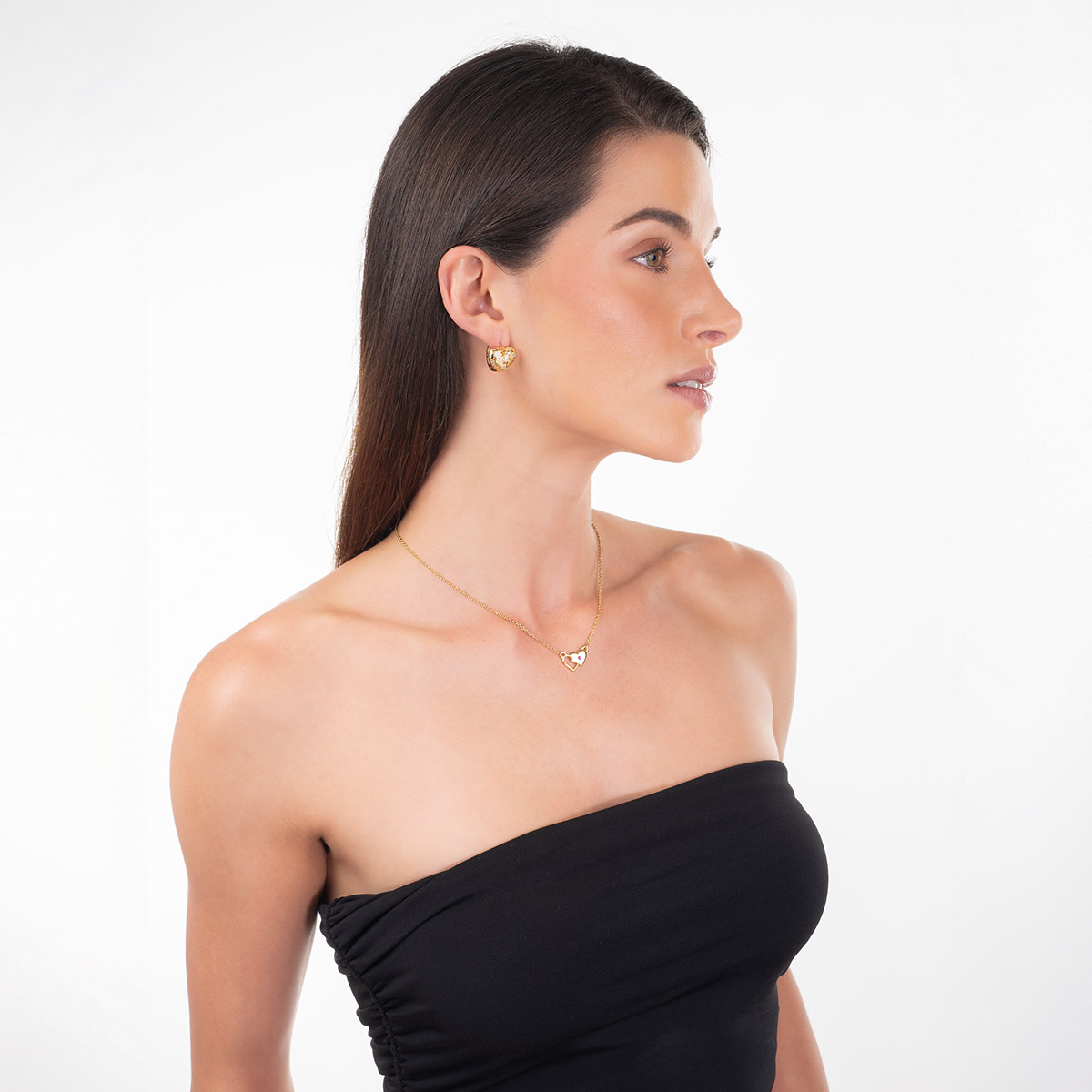 Aretes en baño de oro corazones piedras toque brillante