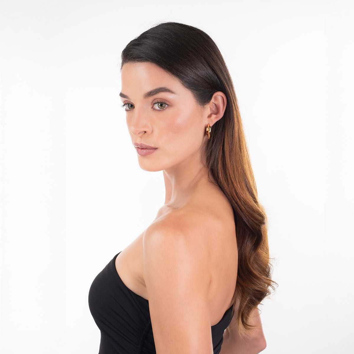 Aretes en baño de oro diseño aro moderno pulido