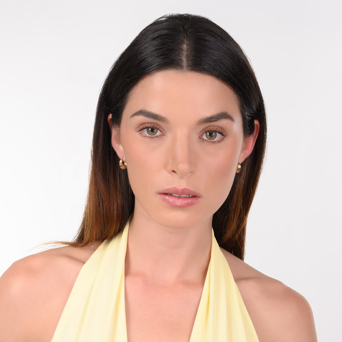 Aretes en baño de oro diseño aro texturizado voluminoso