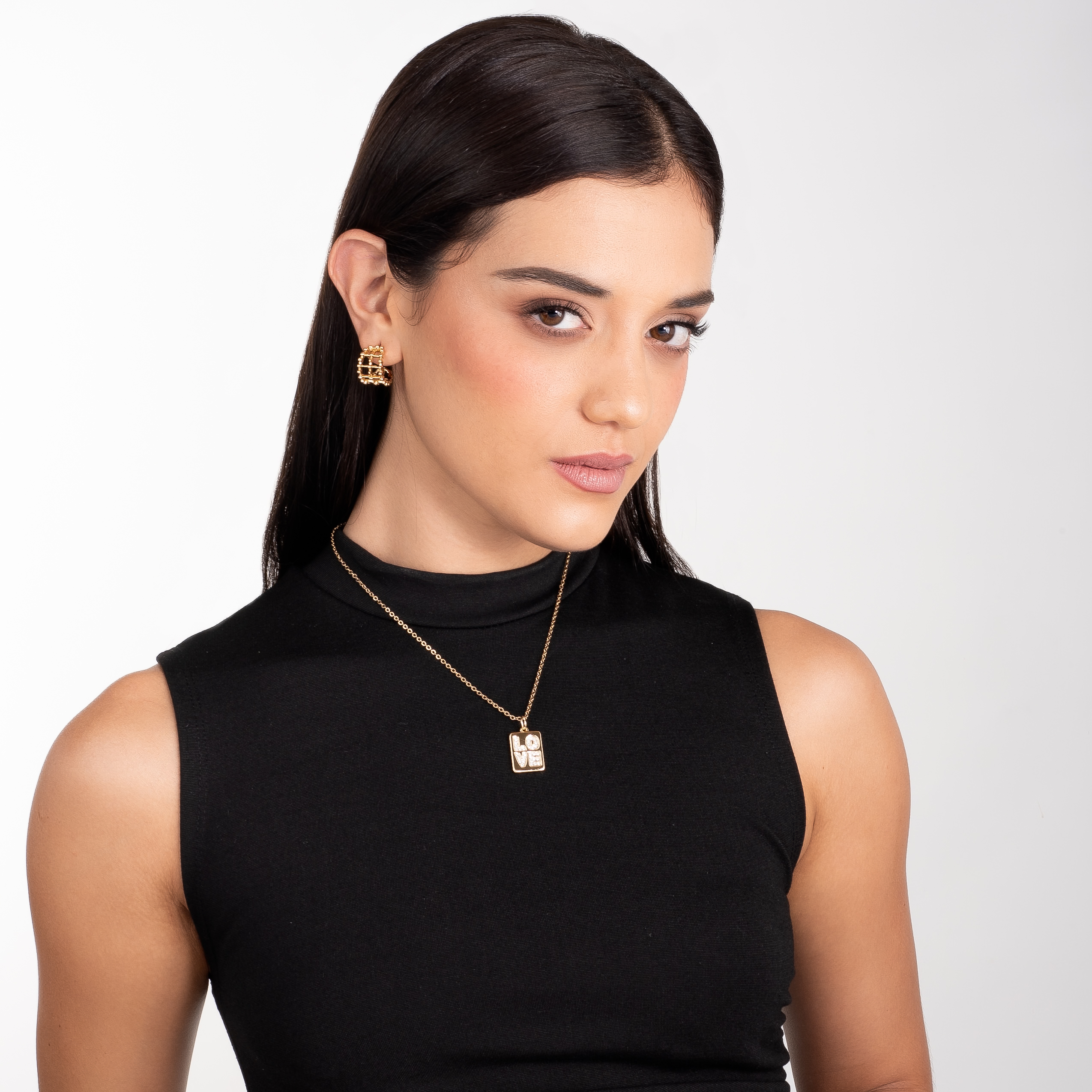 Aretes en baño de oro diseño geométrico esferas modernas