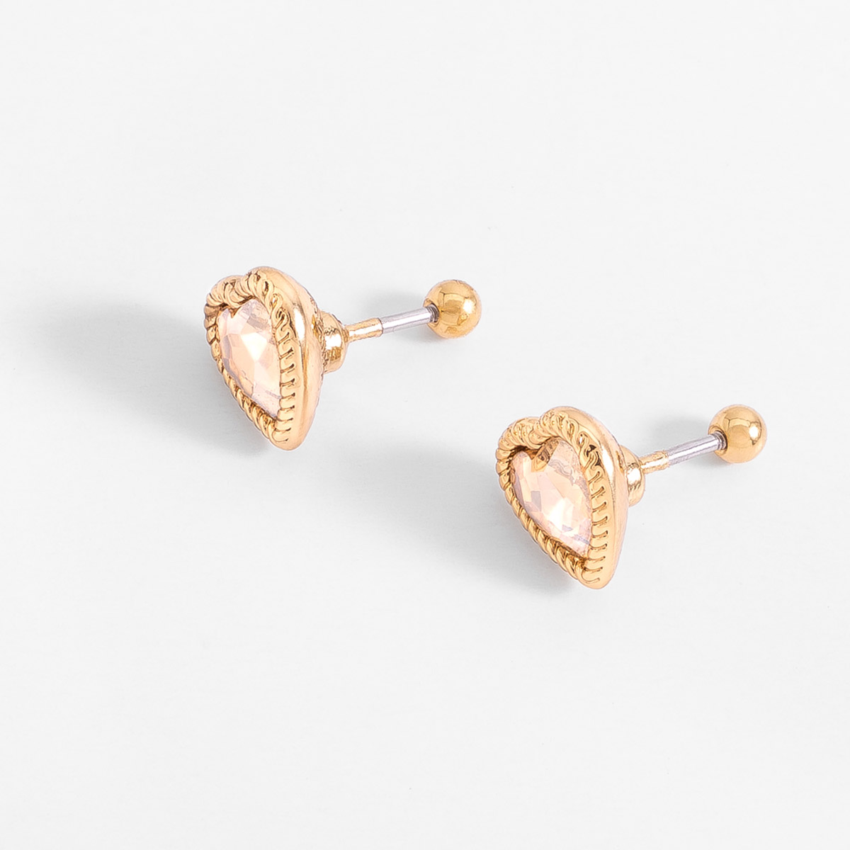 Aretes poste en baño de oro con corazón y piedra brillante