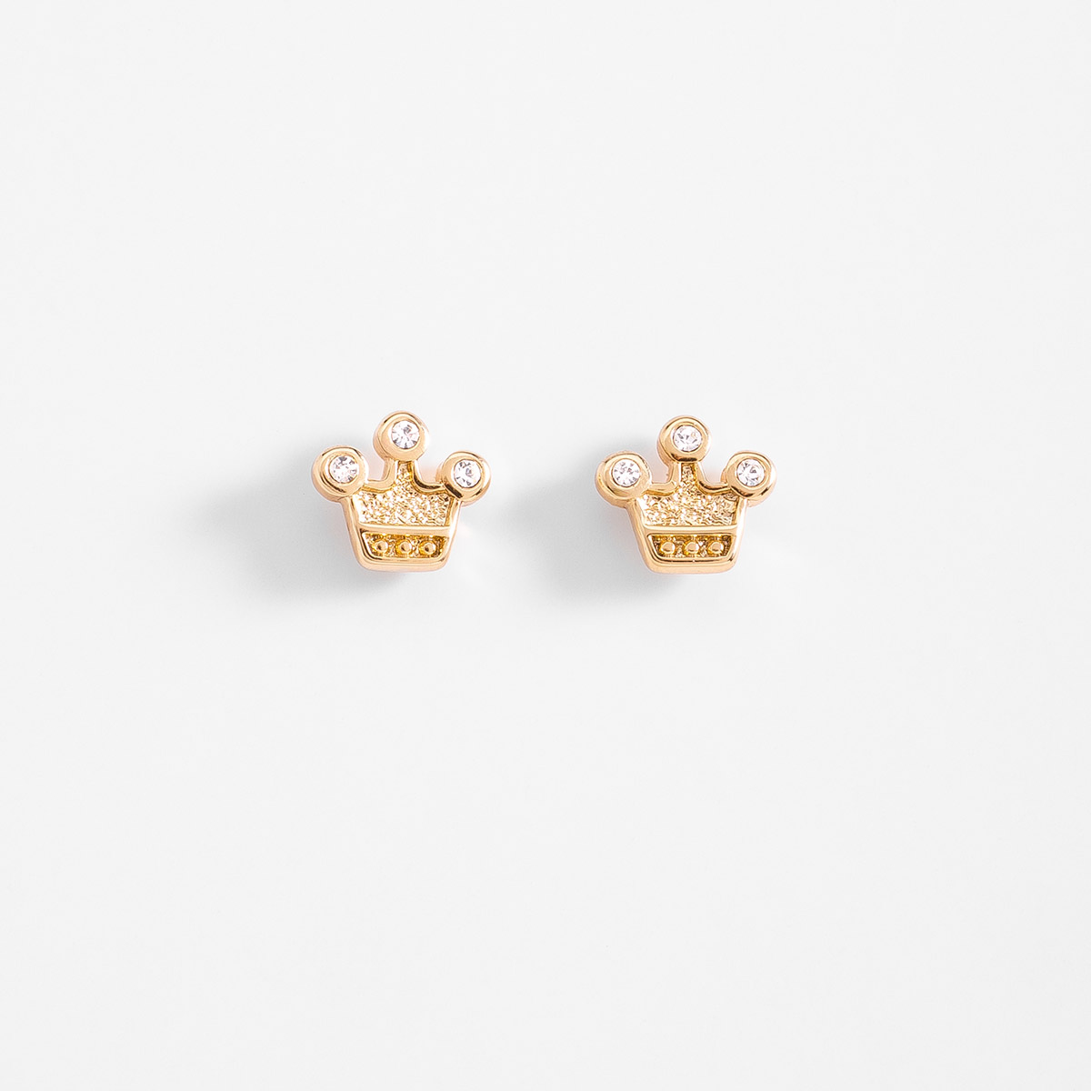 Aretes en baño de oro corona con detalles brillantes