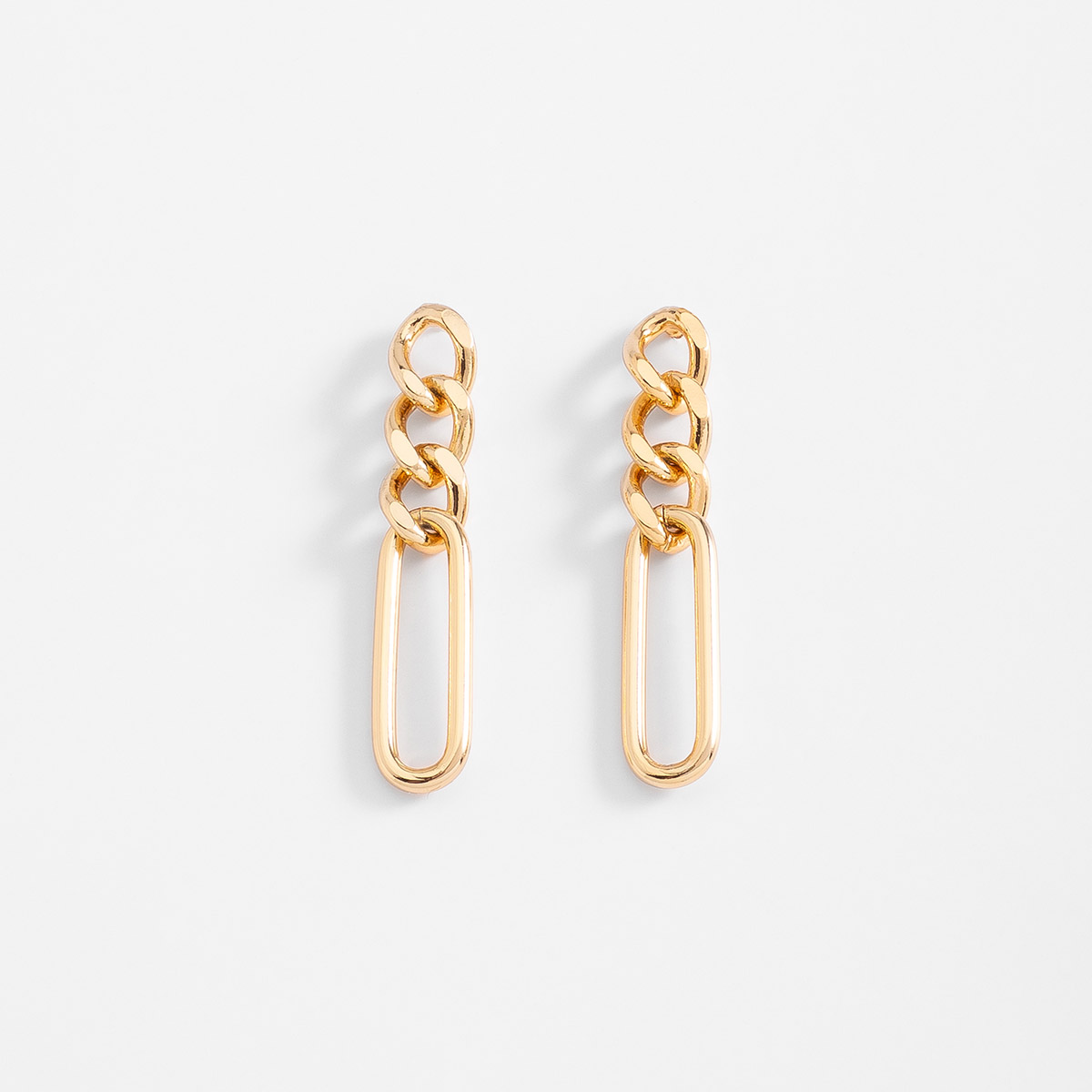 Aretes en baño de oro diseño eslabones colgantes modernos