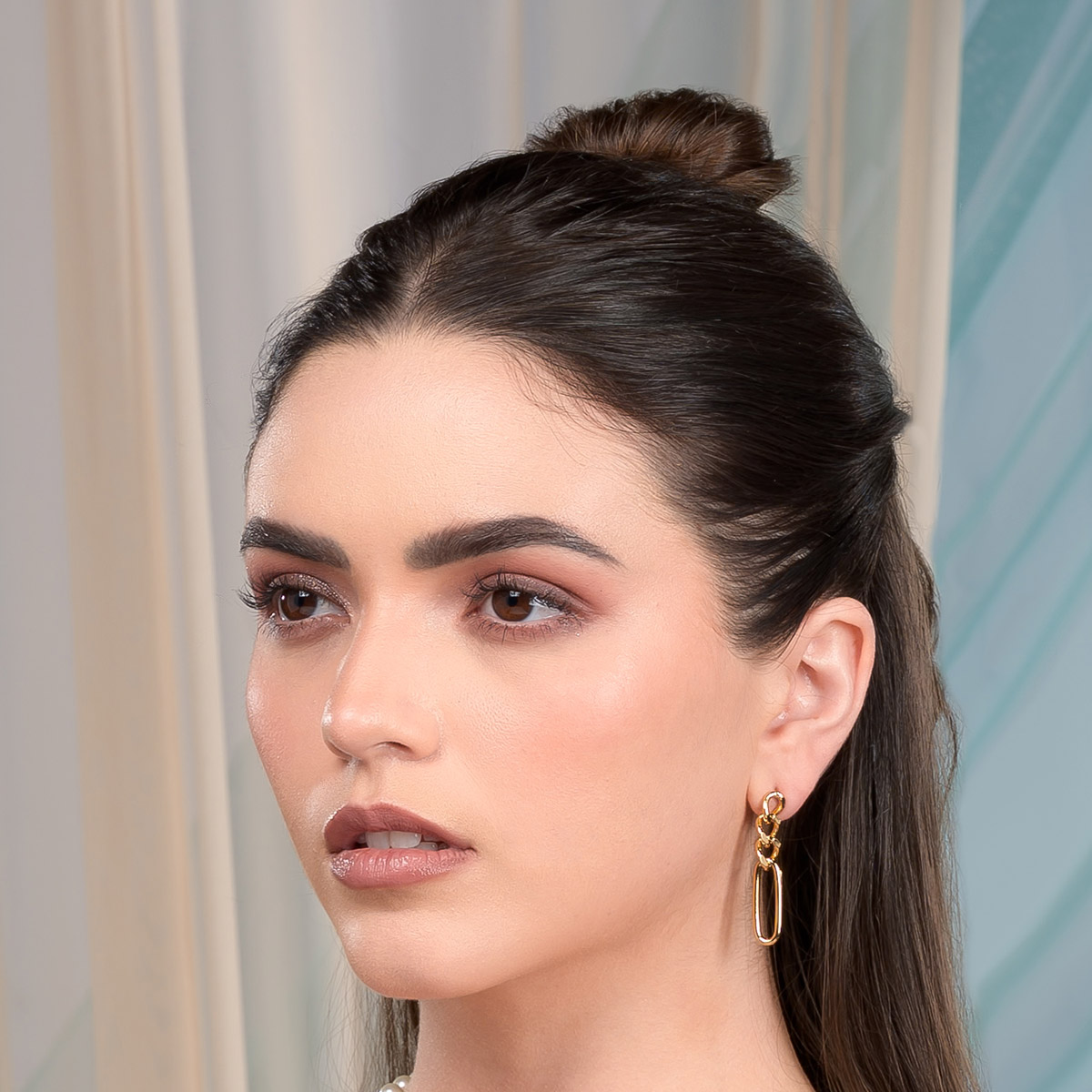 Aretes en baño de oro diseño eslabones colgantes modernos