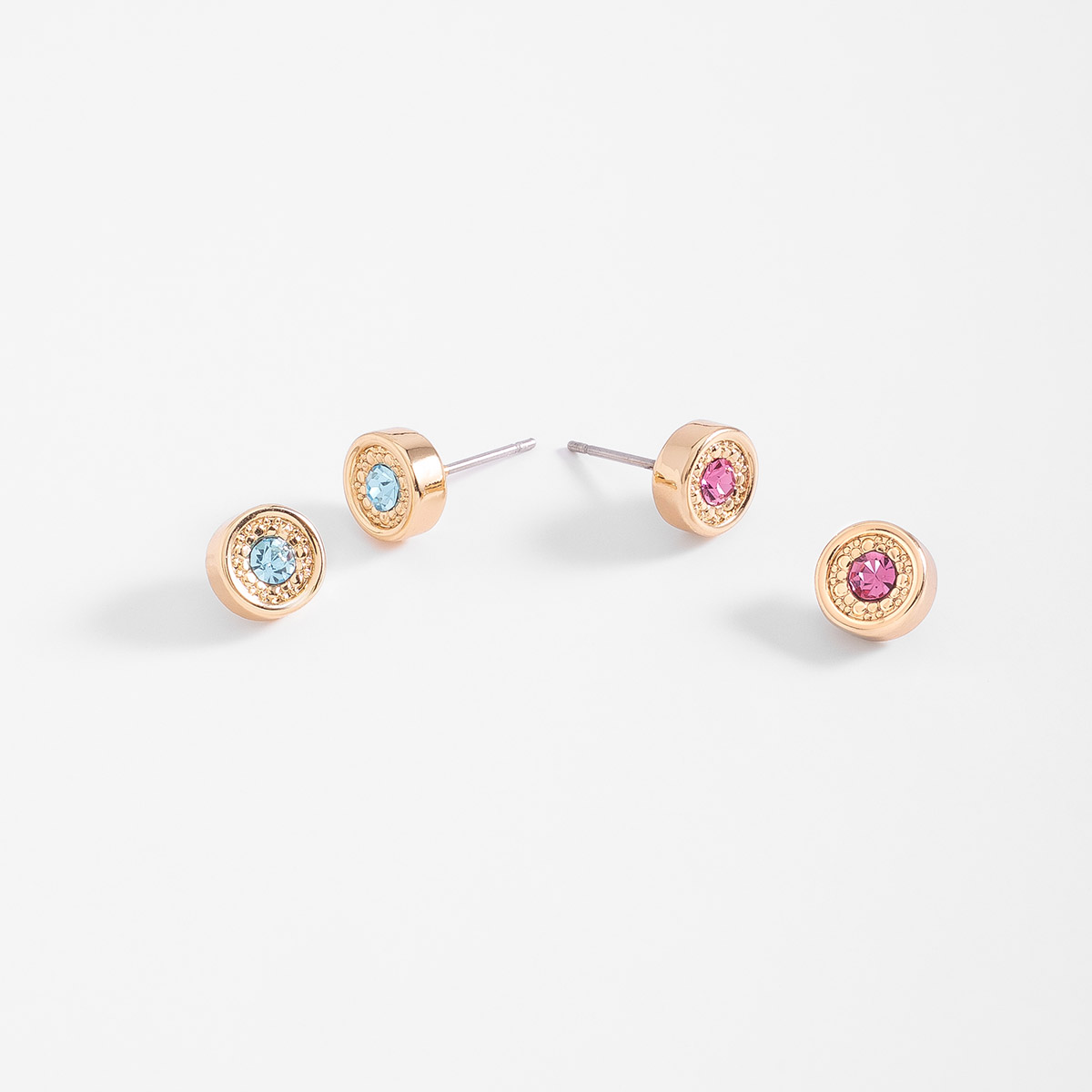 Aretes en baño de oro con piedras toque brillante diseño redondo