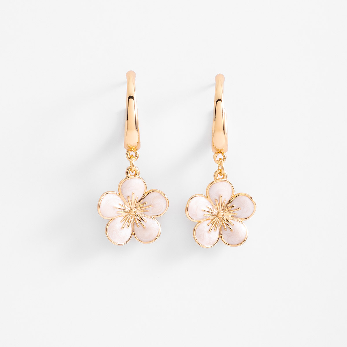 Aretes en baño de oro con flor colgante esmalte pastel poste