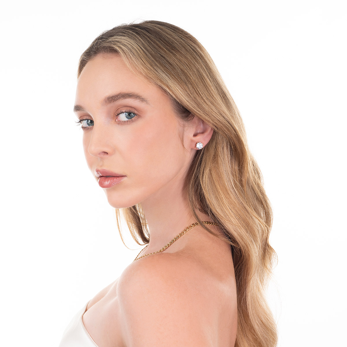 Aretes en baño de oro con piedra Diamonice toque brillante