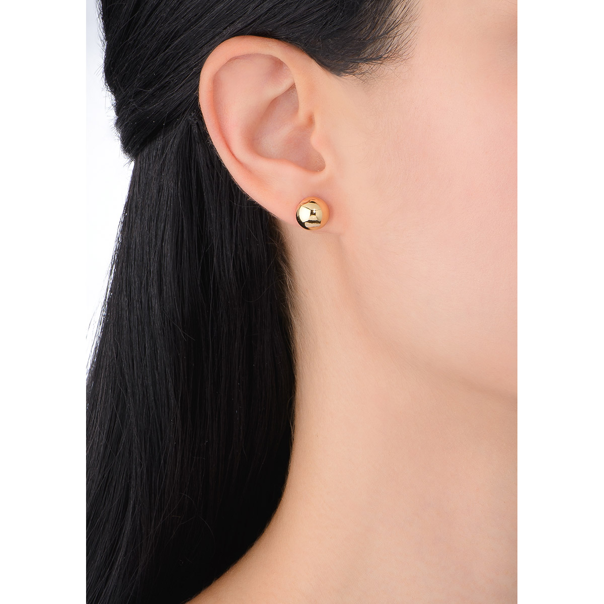 Clásicos aretes en baño de oro tipo bolitas redondas, perfectos para su uso diario.
-        Aretes con poste
-        Baño de Oro 18k
