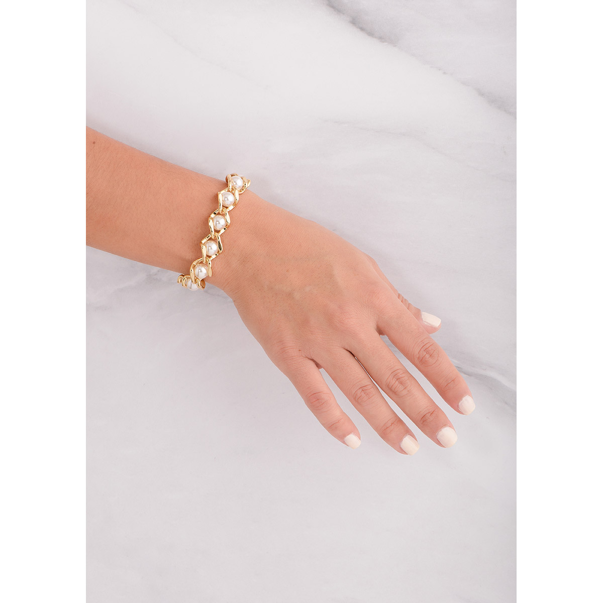 PULSERA DE 20 CM EN BAÑO DE ORO CON PERLA EN TONO CREMA