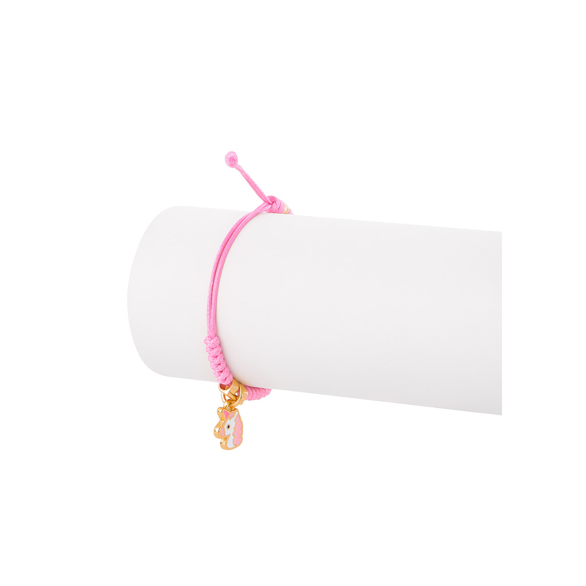 Acompaña tus aventuras con esta pulsera con cordón en tono rosa, con un dije en forma de unicornio.
-        Pulsera
-        Medida ajustable
-        Baño de Oro 18k
-        Esmalte en tono rosa, blanco y negro
-        Cordón en tono rosa
