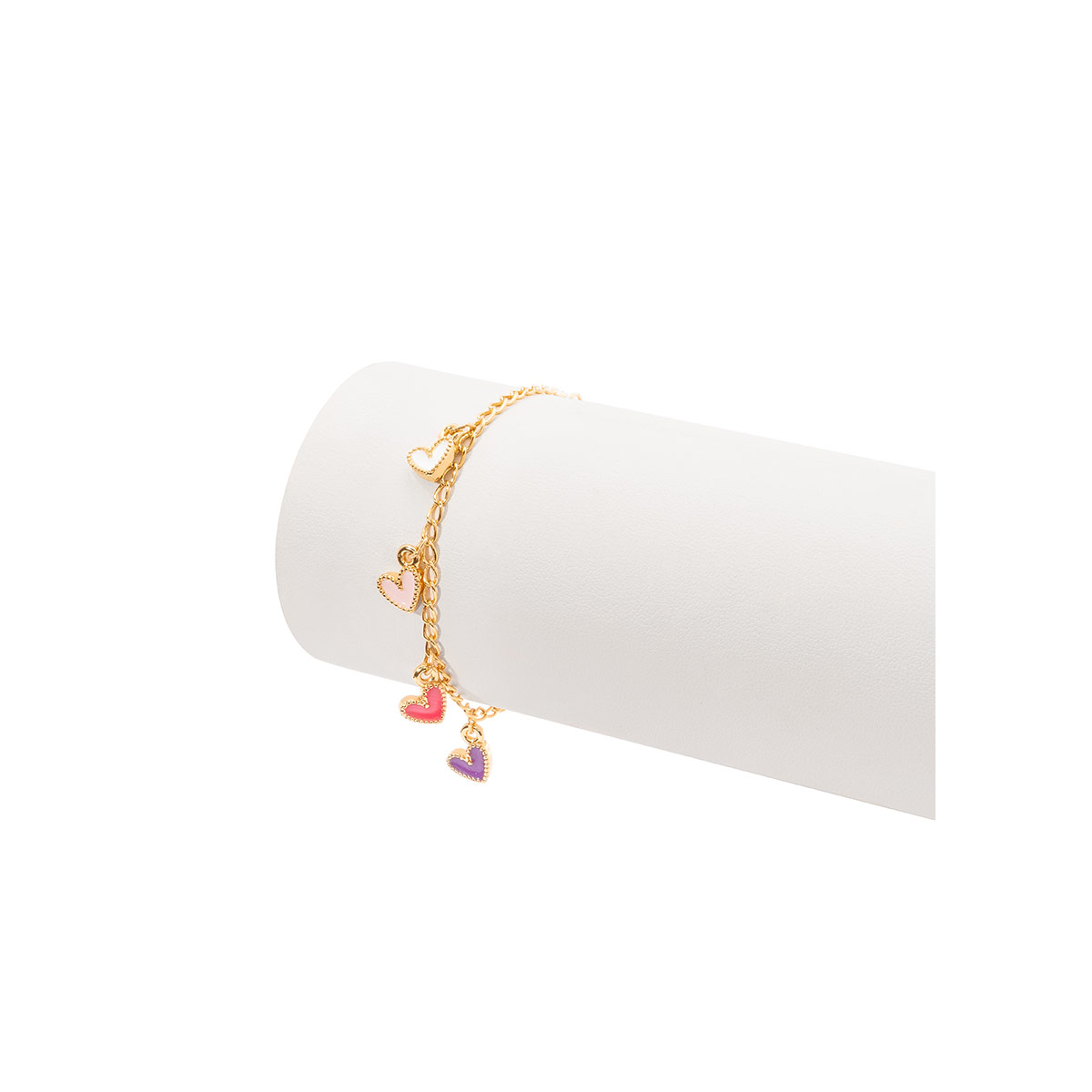 Pulsera en baño de oro con dijes de corazones en esmalte tonos pastel rosa morado beige y blanco que añade un toque sofisticado a cualquier look.