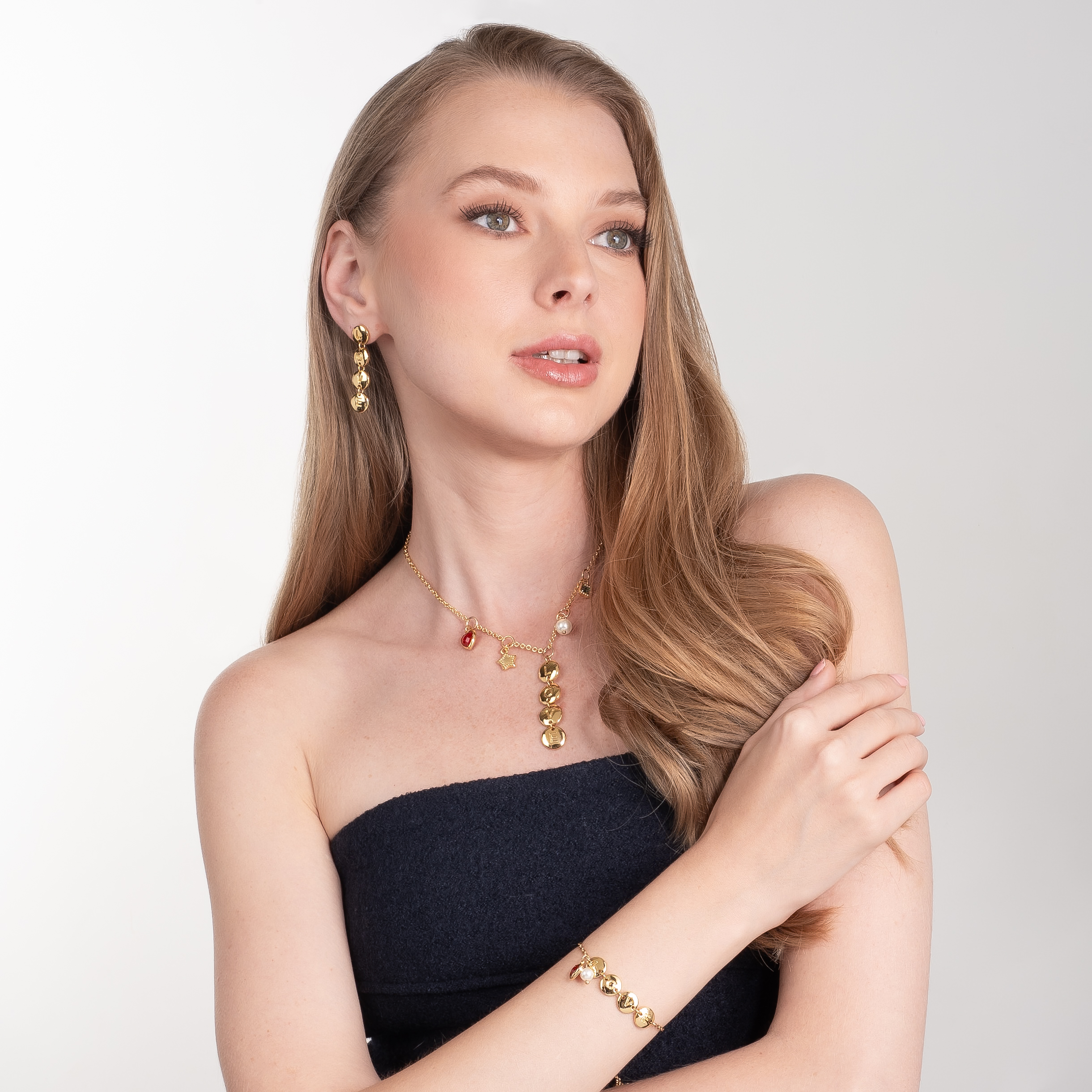 Pulsera en baño de oro dijes LOVE corazón y perla