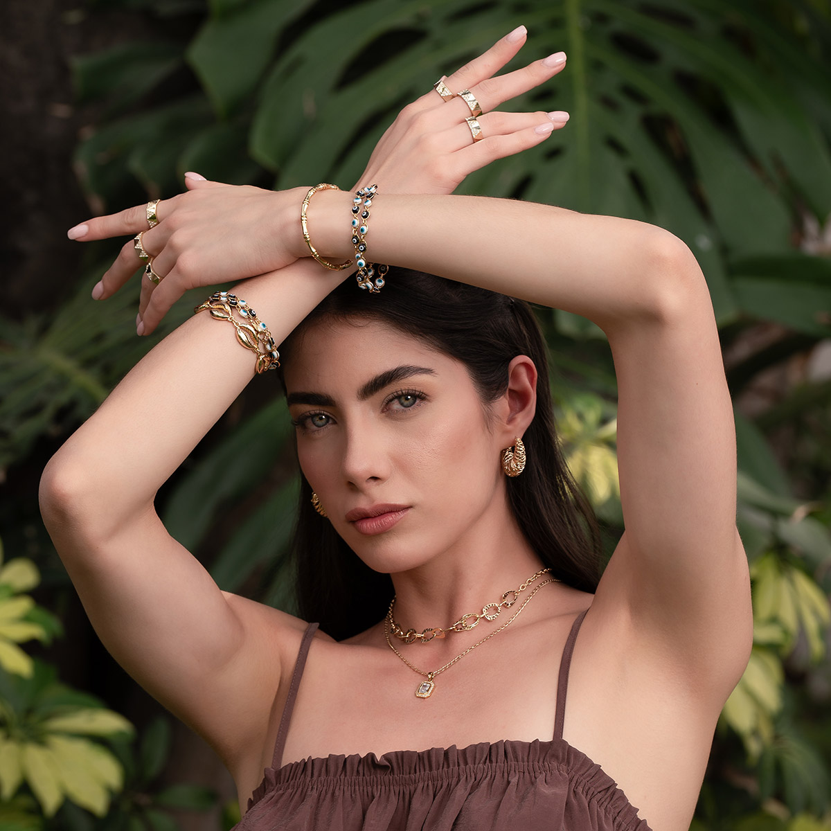 Pulsera rigida en baño de oro diseño bambú texturizado