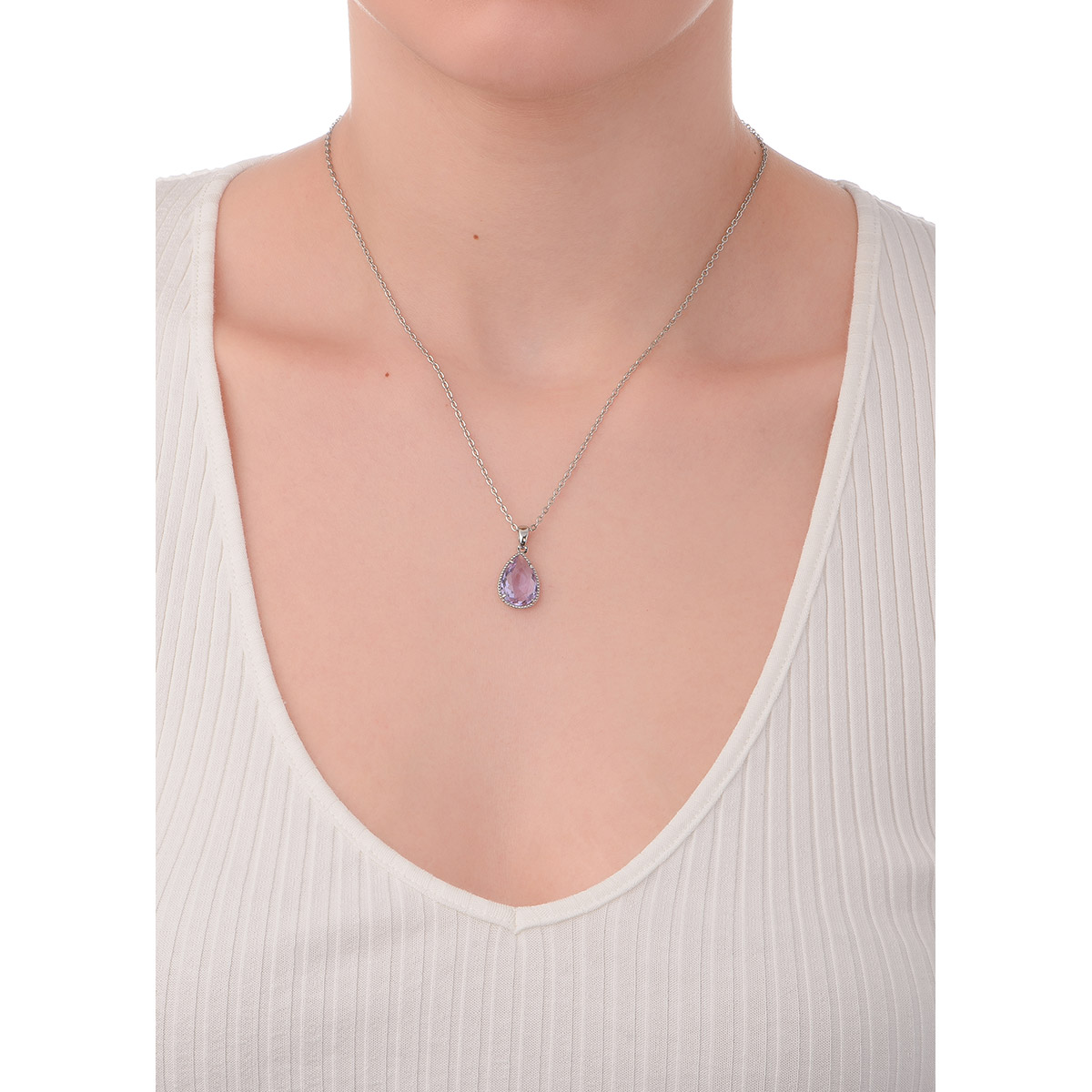 Elegante collar con piedra violeta y baño de platino