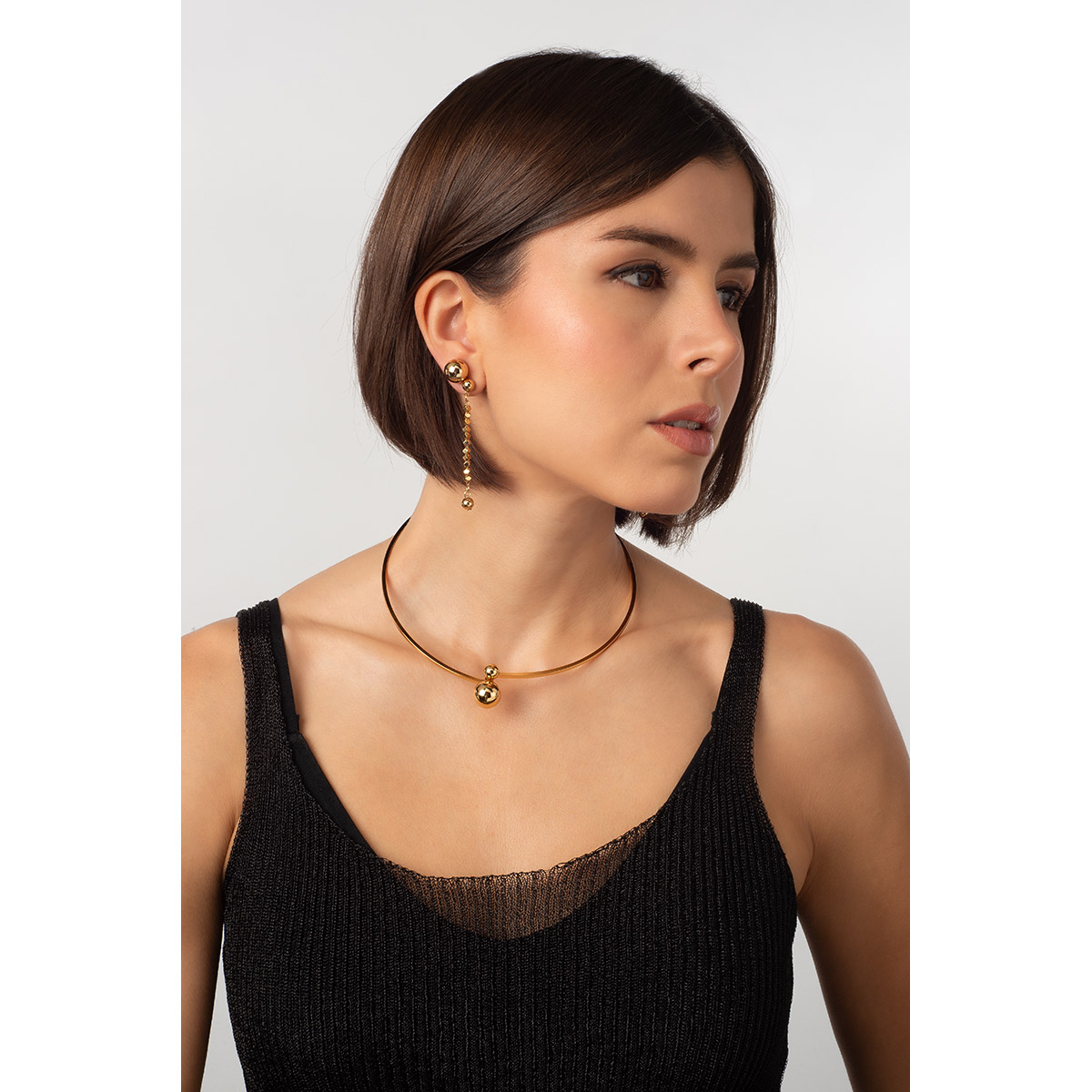 Collar Choker Rígido con Esferas en Baño de Oro 18k