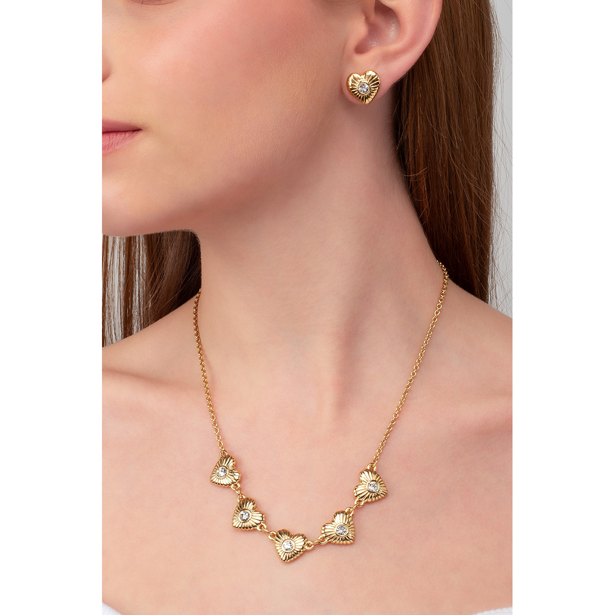 Collar oro 18k con corazones y piedra cristal incrustada