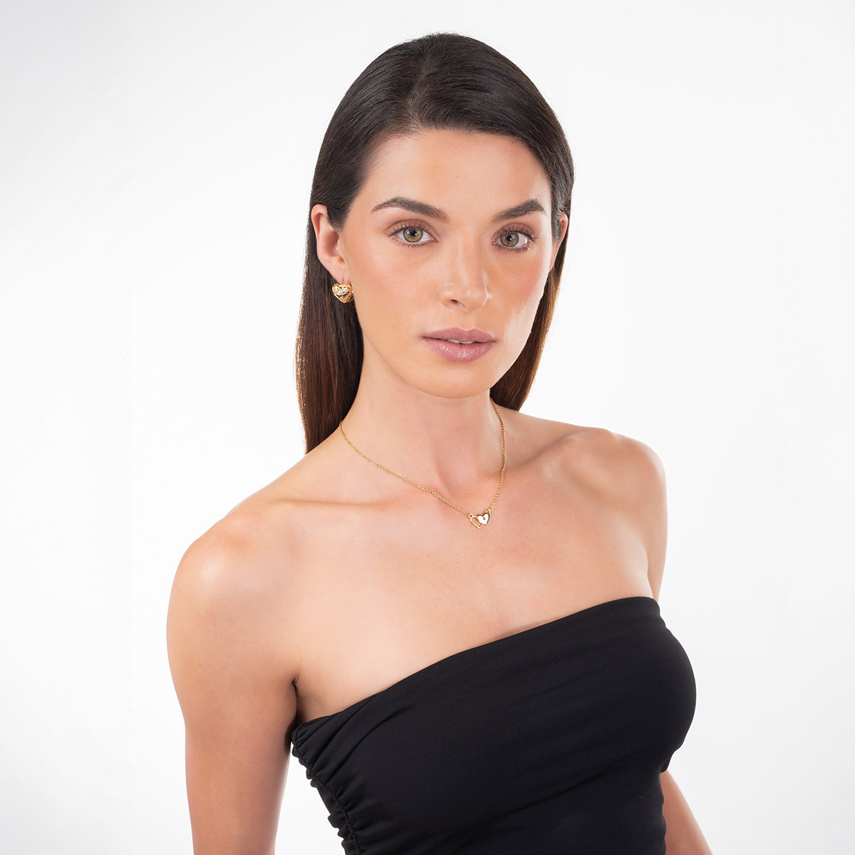 Collar en baño de oro corazones piedra toque brillante