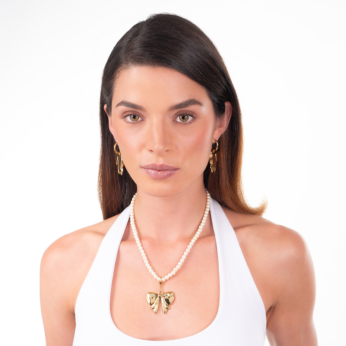 Collar perlas crema con broche en baño de oro diseño clásico