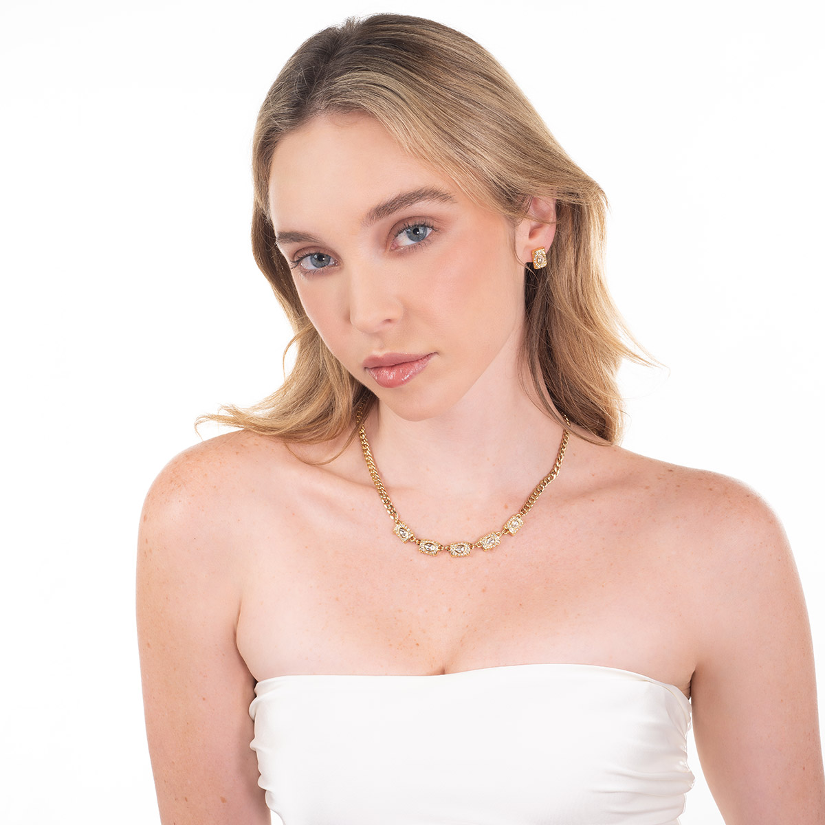 Collar en baño de oro diseño eslabones piedras toque brillante