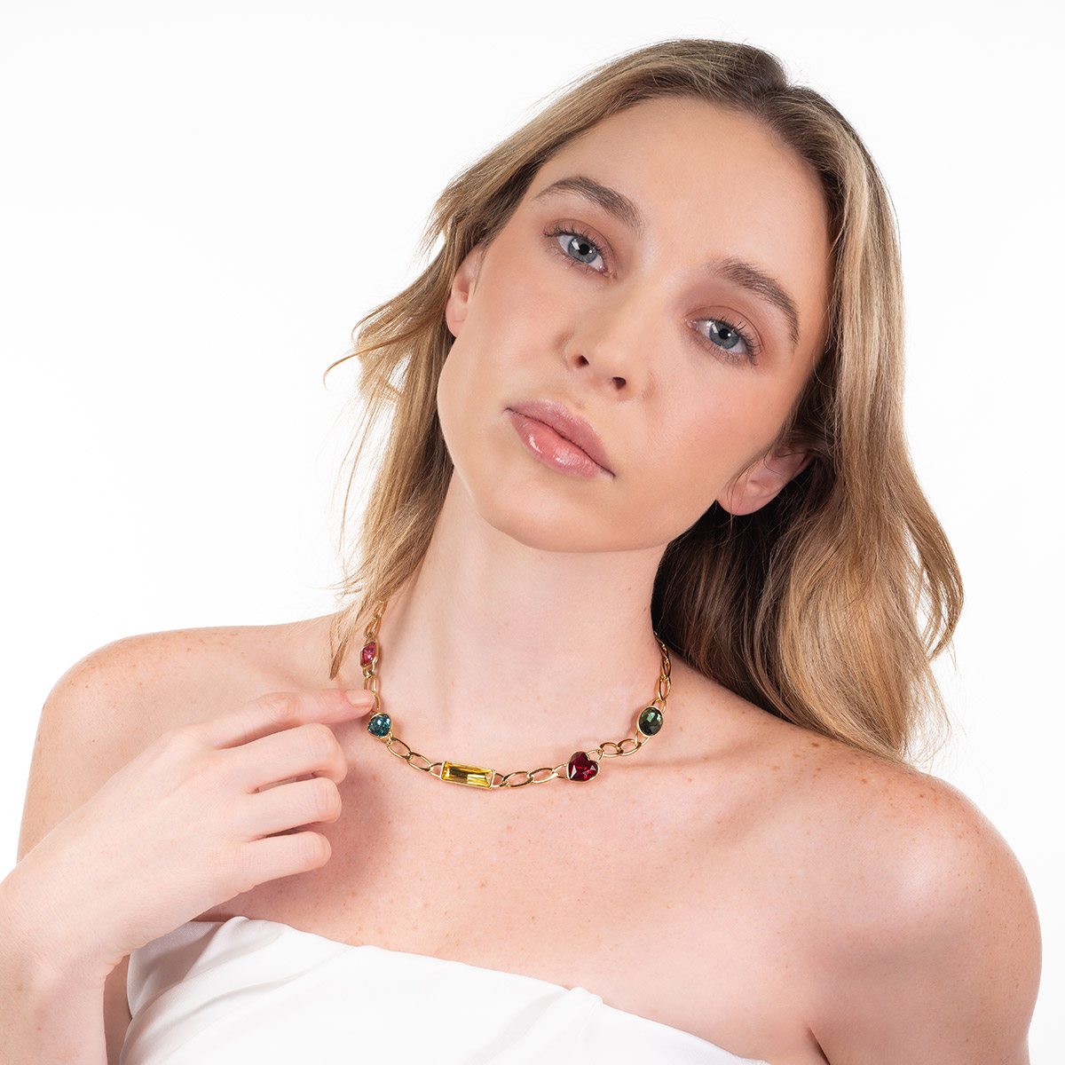 Collar gargantilla con baño de oro y gemas multicolor