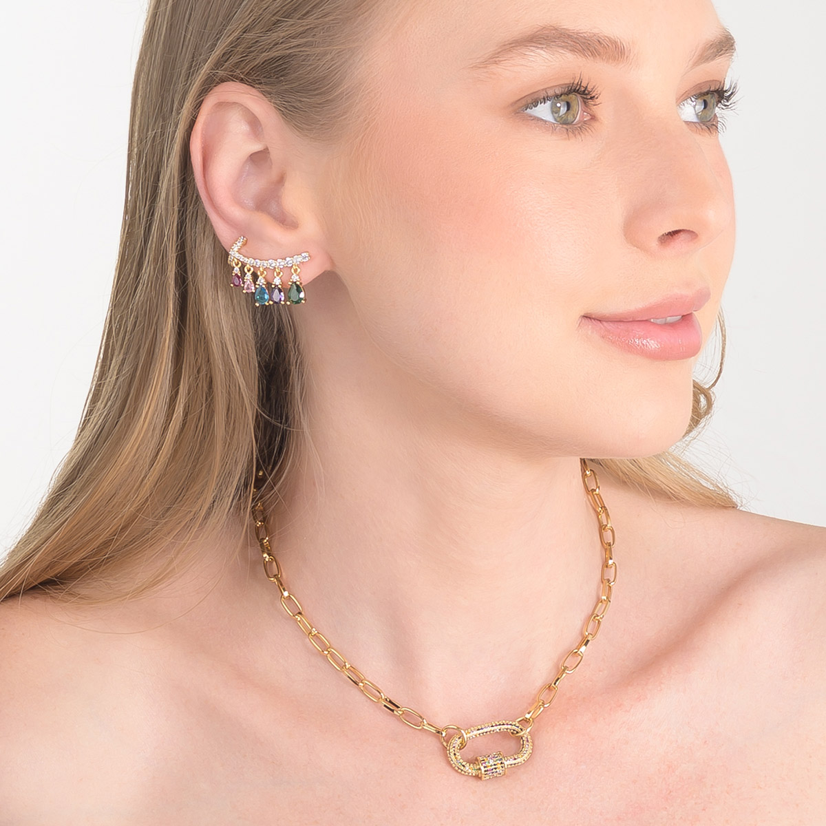 Collar en baño de oro eslabones y broche piedras brillante