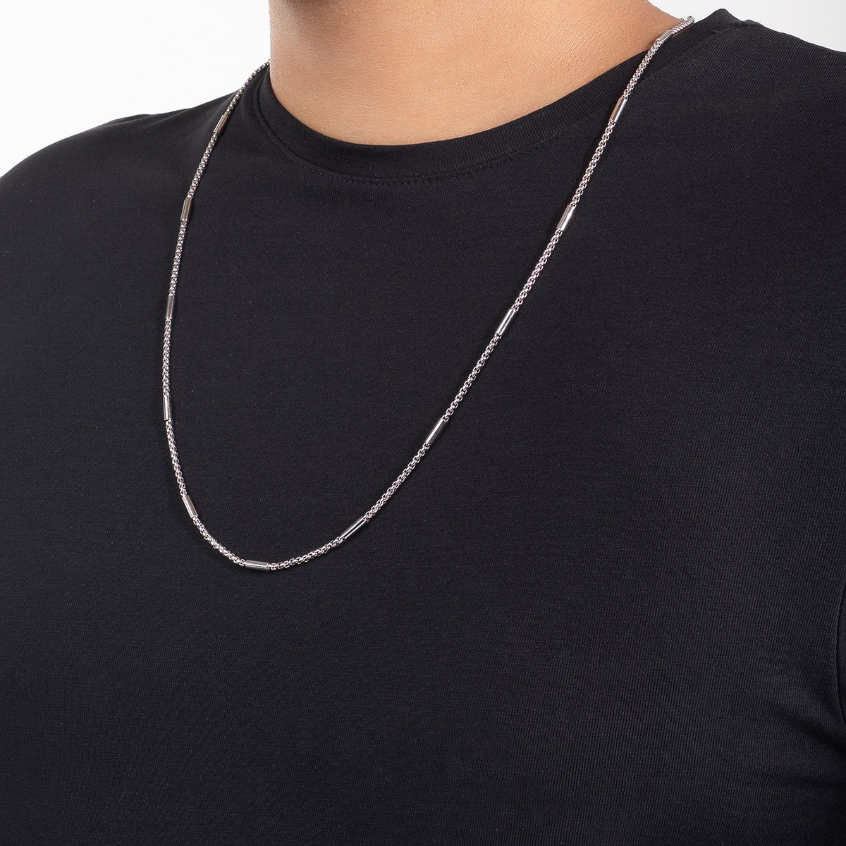 Collar en baño de rodio eslabones cilíndricos diseño moderno