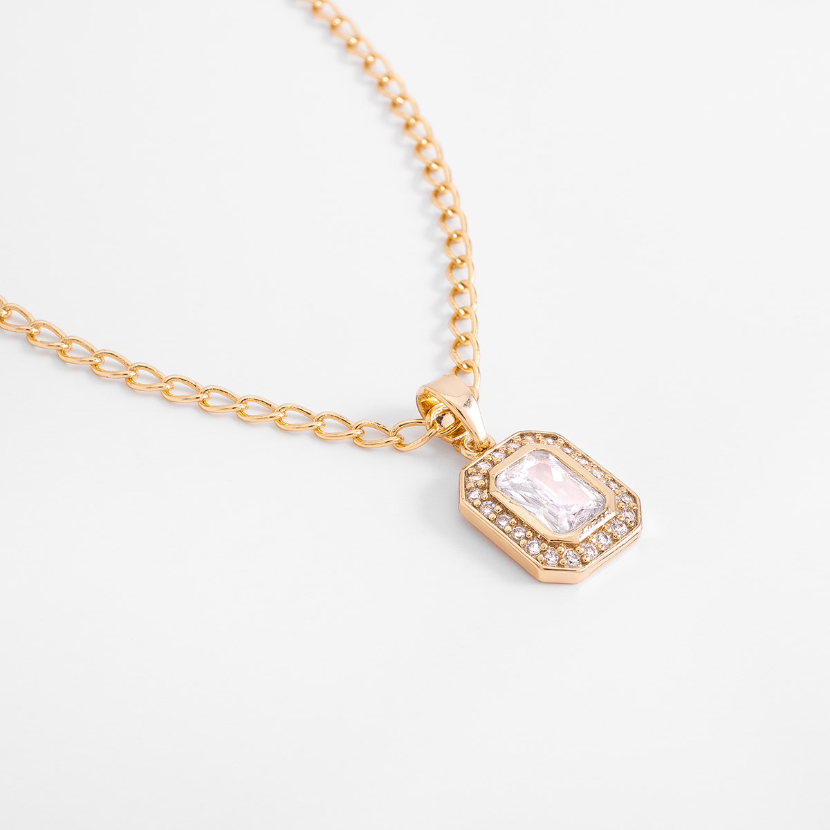 Collar en baño de oro dije rectangular y piedra brillante