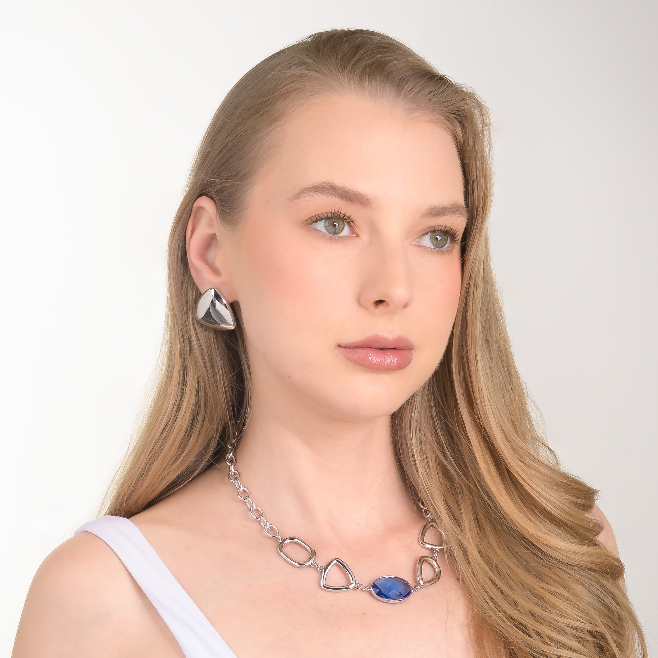 Collar en baño de rodio con eslabones geométricos