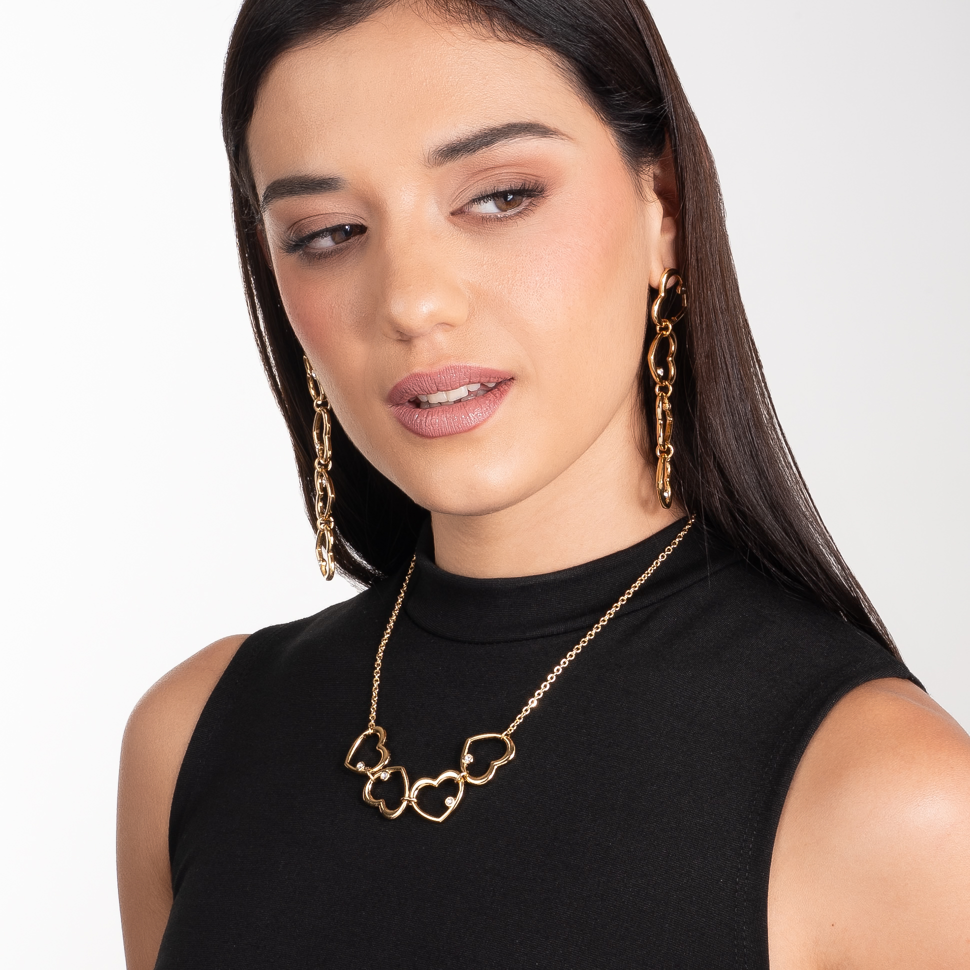 Collar en baño de oro corazones entrelazados toque brillante