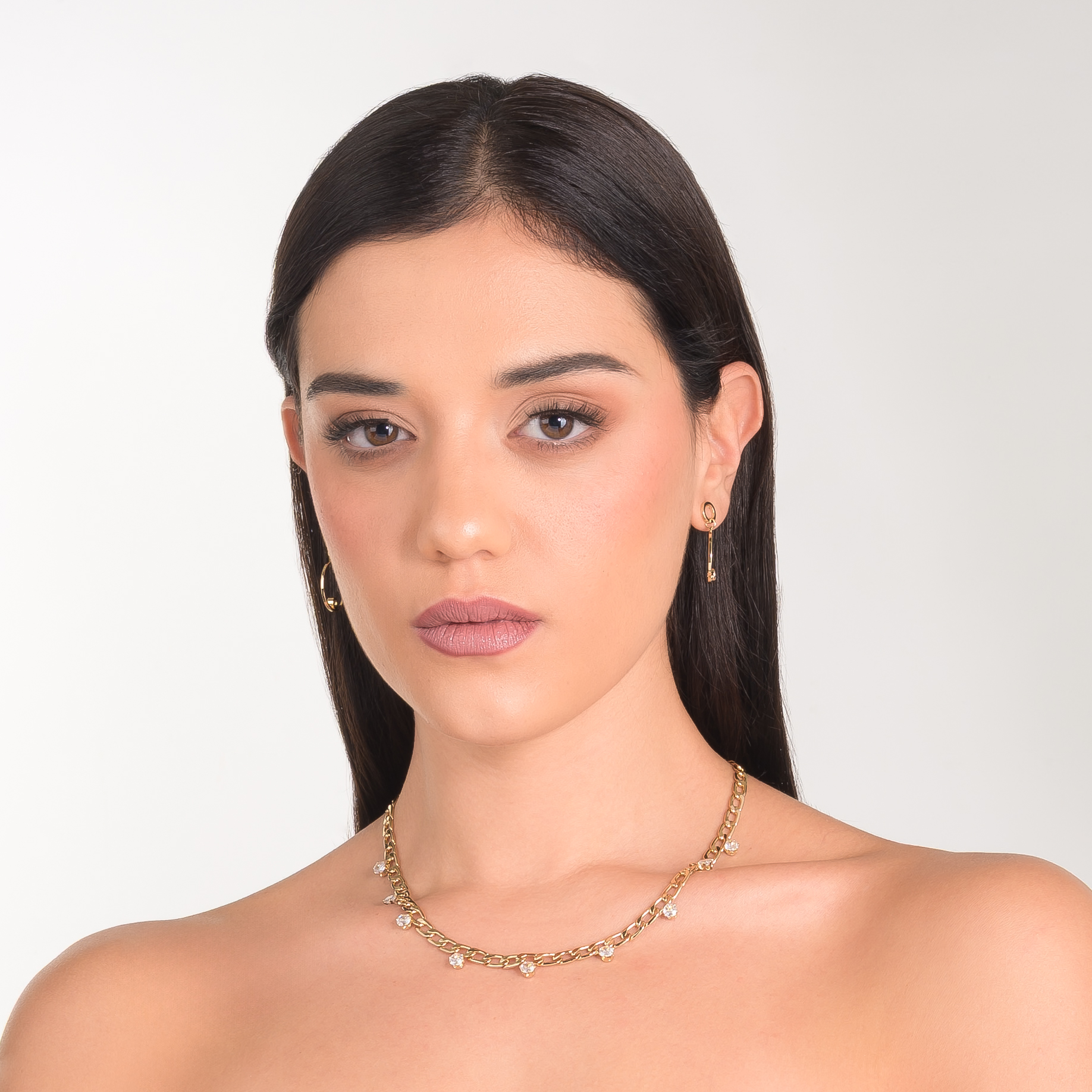 Collar en baño de oro decorado con Diamonice