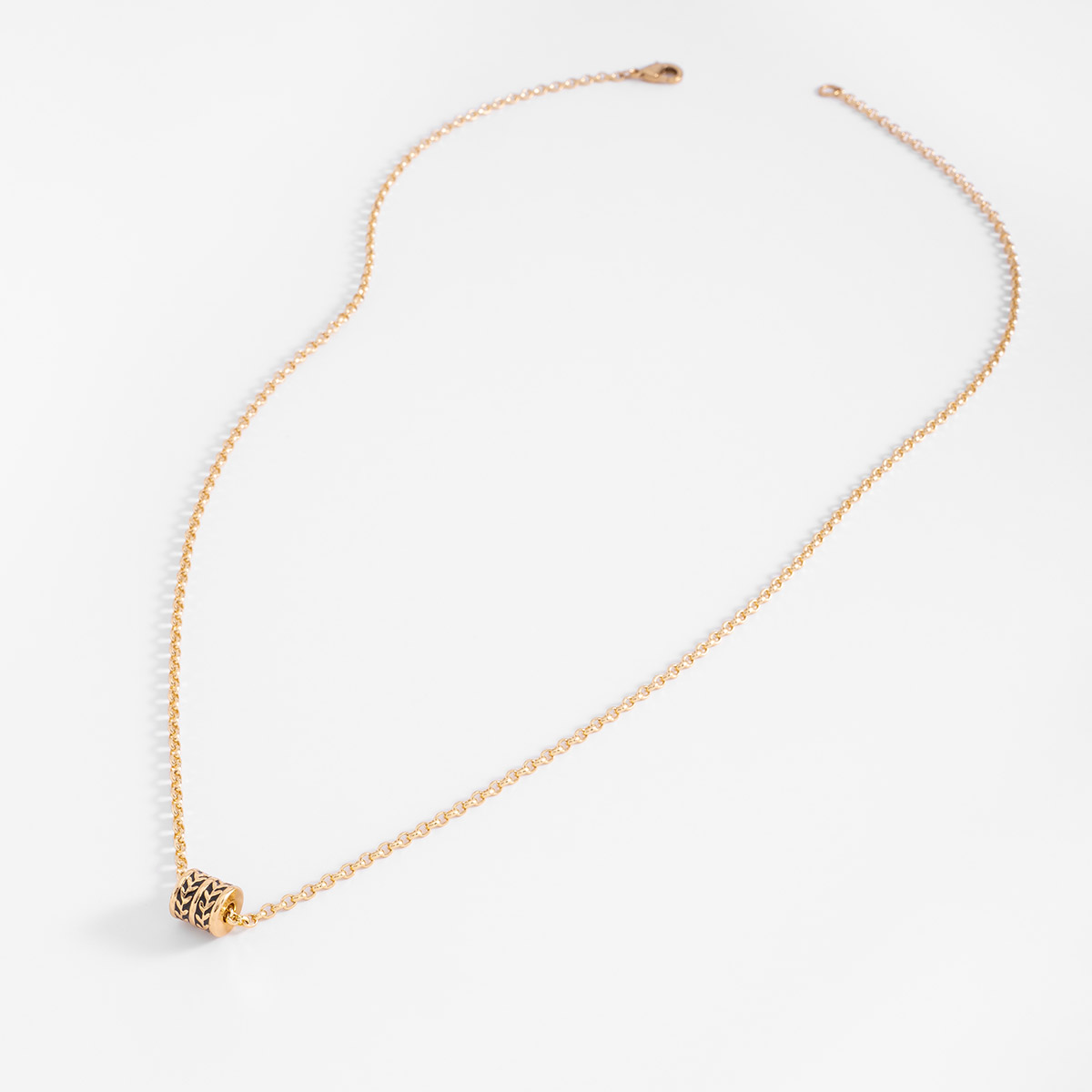 Collar en baño de oro dije cilíndrico con relieve cadena 60 cm