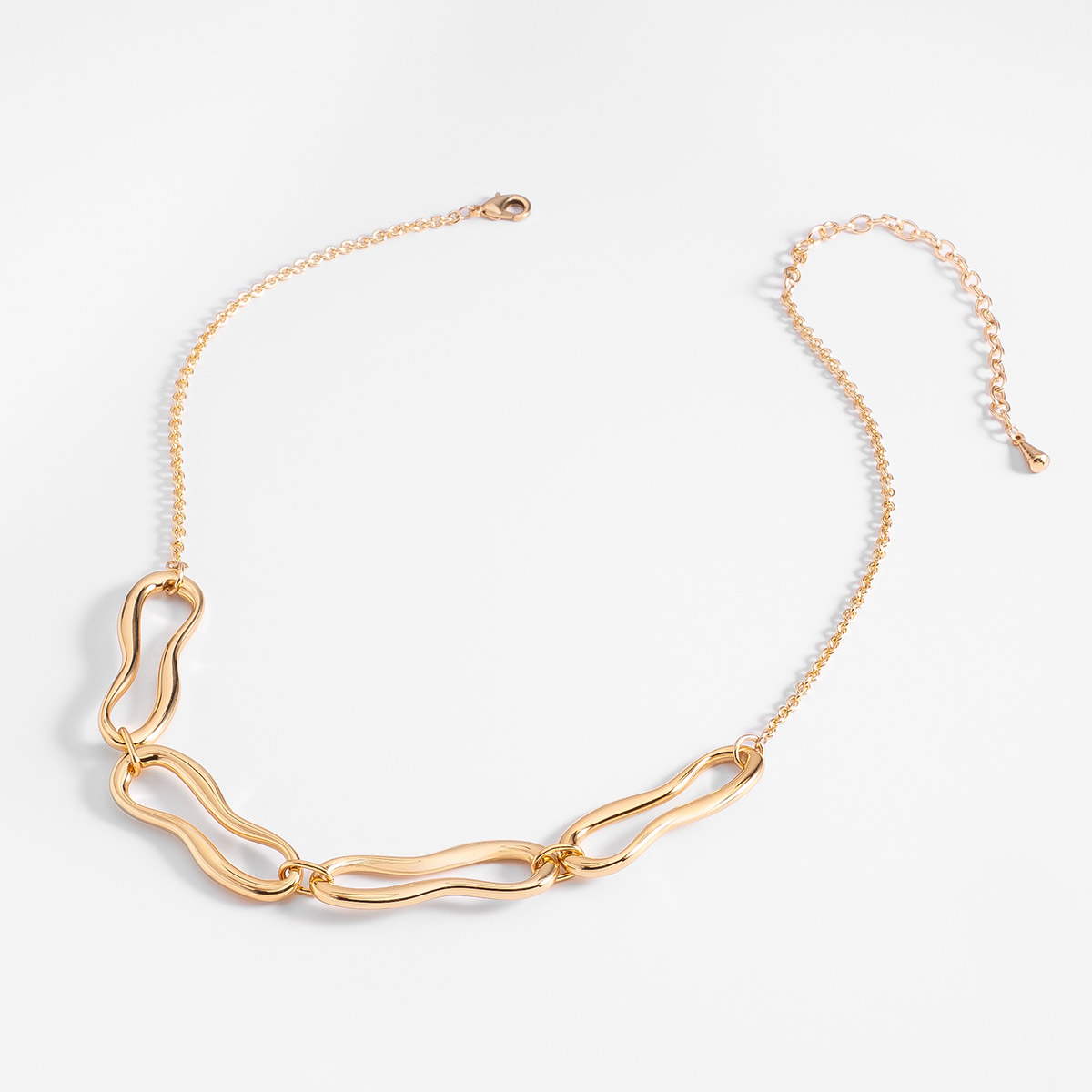 Collar en baño de oro eslabones ondulados diseño moderno