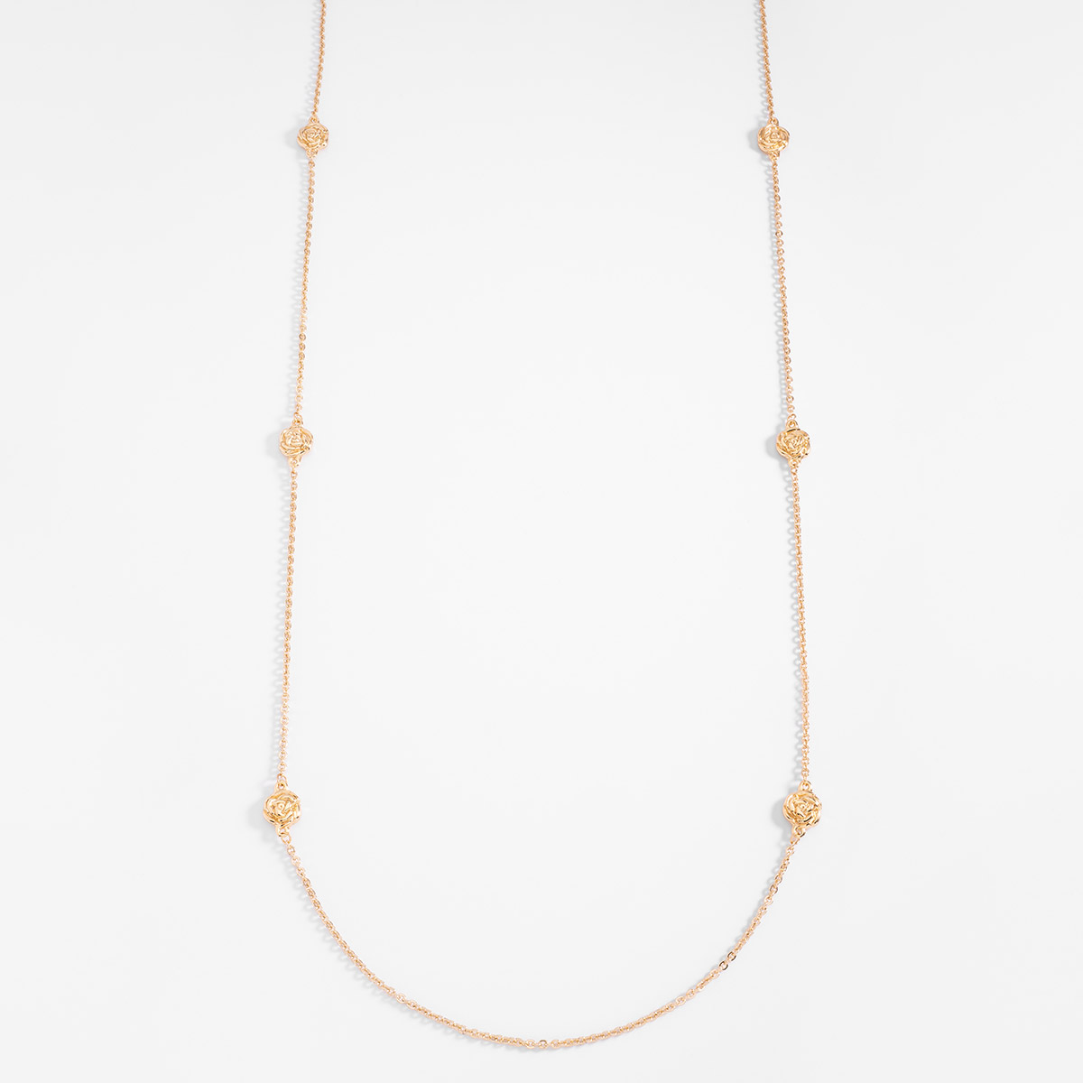 Collar largo en baño de oro con eslabones y detalles de rosa 100 cm