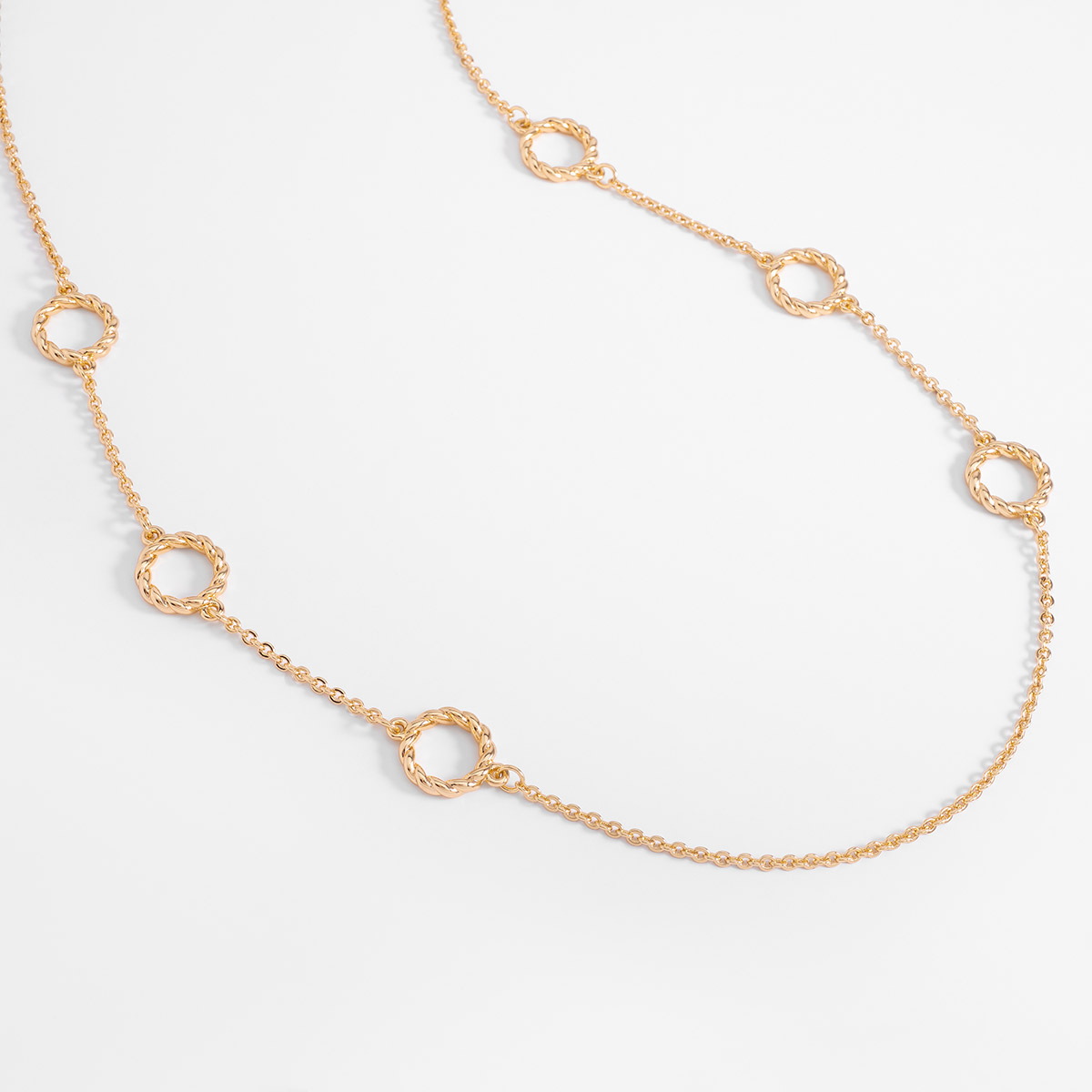 Collar en baño de oro con eslabones circulares texturizados
