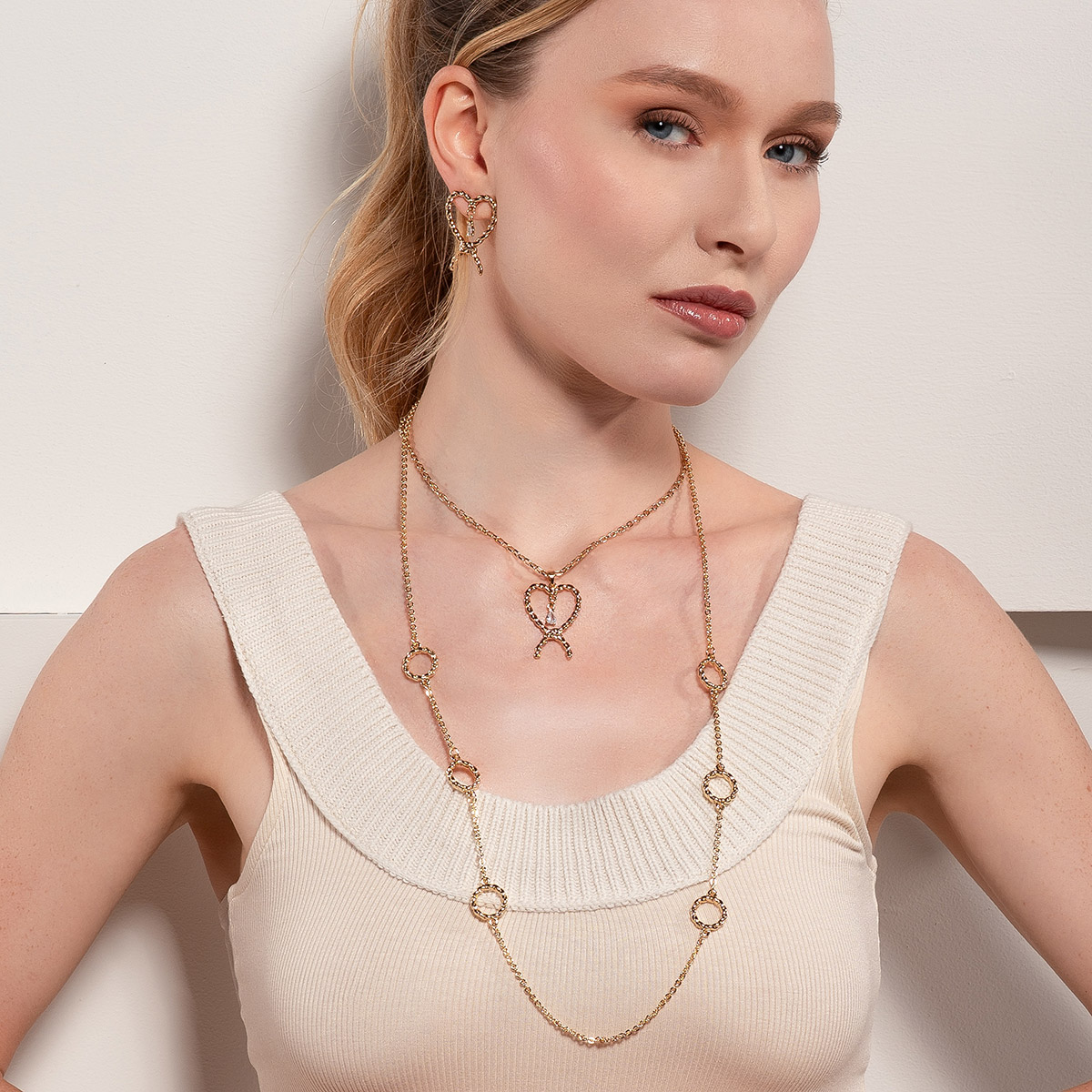 Collar en baño de oro con eslabones circulares texturizados